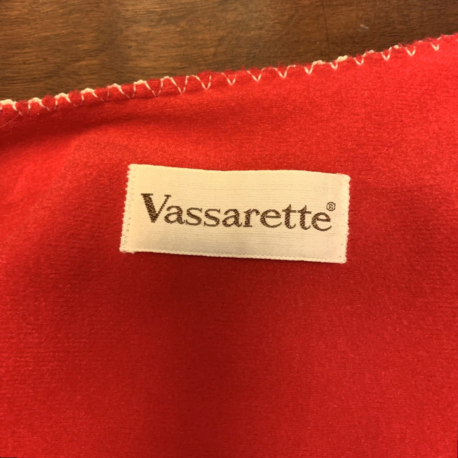 Vintage VINTAGE Vassarette Red Embroidered Zipper Front Robe House Coat M Made in USA Shirt Adult M Red Art Deco Womens Size ONE SIZE - 7 Thumbnail
