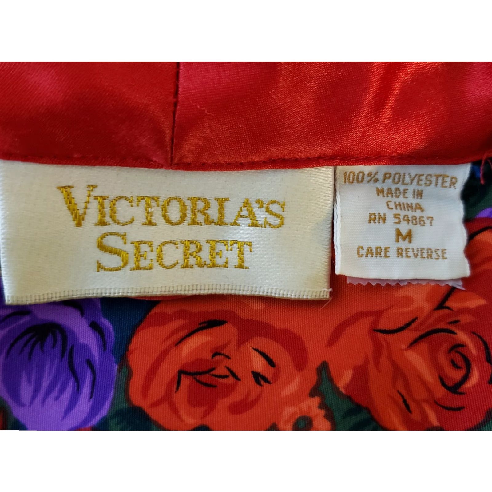 Victoria's Secret VINTAGE Victoria’s Secret Robe M Long Sleeve Red Purple Rose Floral Print Full Length Silk Satin Kimono Mock Pocket Tie Belt Not Included Womens Size ONE SIZE - 3 Thumbnail