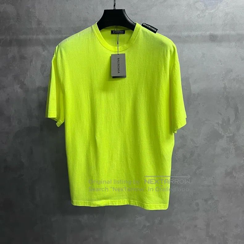 Balenciaga Balenciaga Neon Green Small Logo Crewneck Short-sleeve T-s Size US XXS / EU 40 - 1 Thumbnail