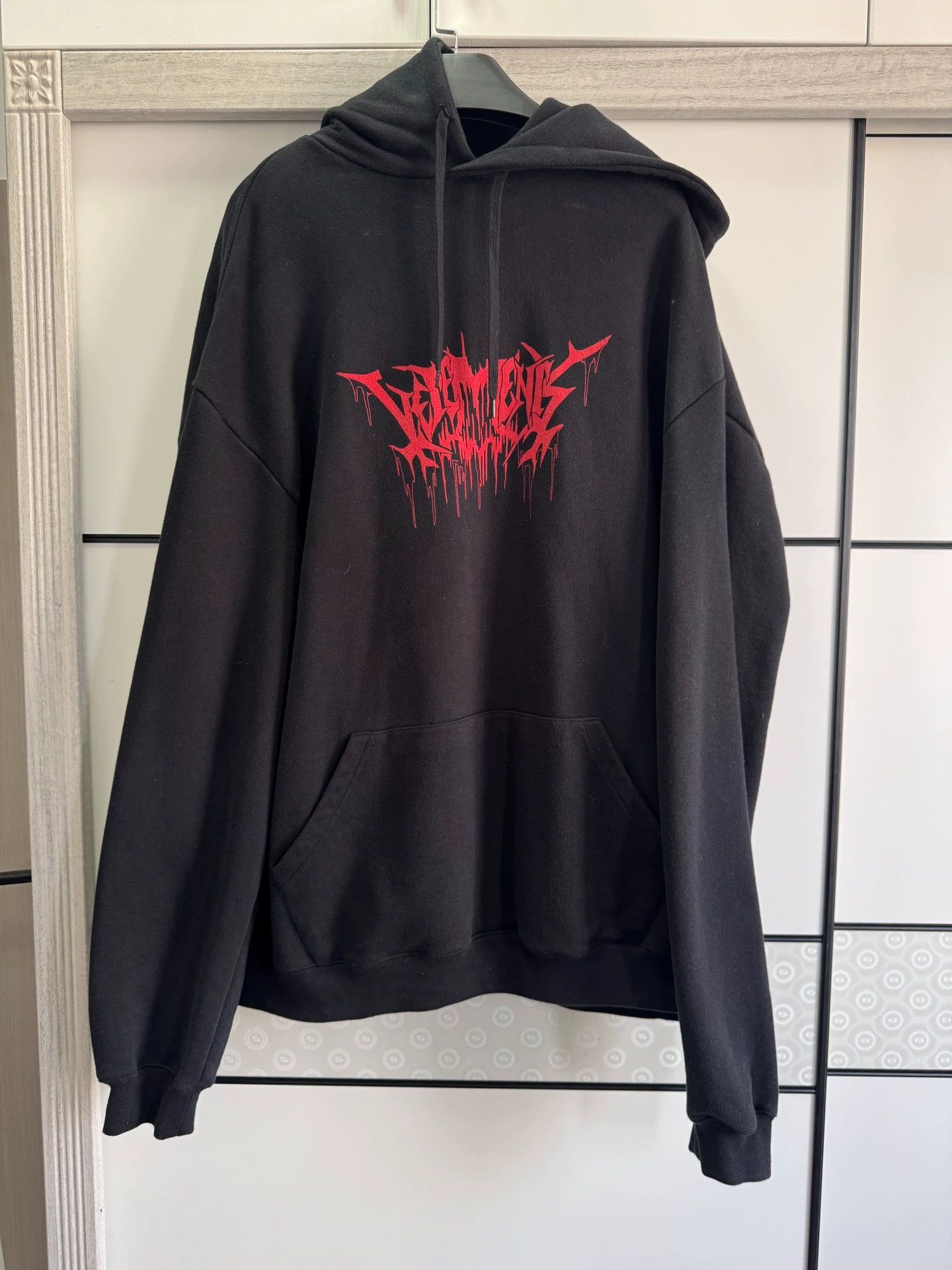 Vetements Vetements 18SS Blood Droplet Sanskrit Hoodie - dmc Size US M / EU 48-50 / 2 - 1 Thumbnail