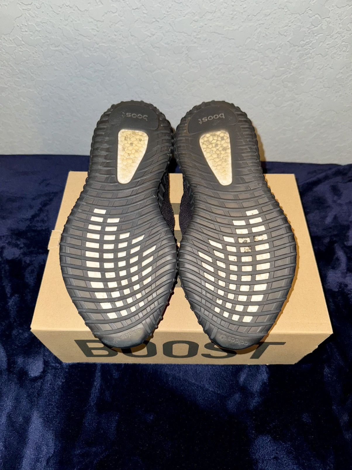 Adidas × Yeezy Yeezy 350s V2 Onyx Size US 10.5 / EU 43-44 - 4 Thumbnail