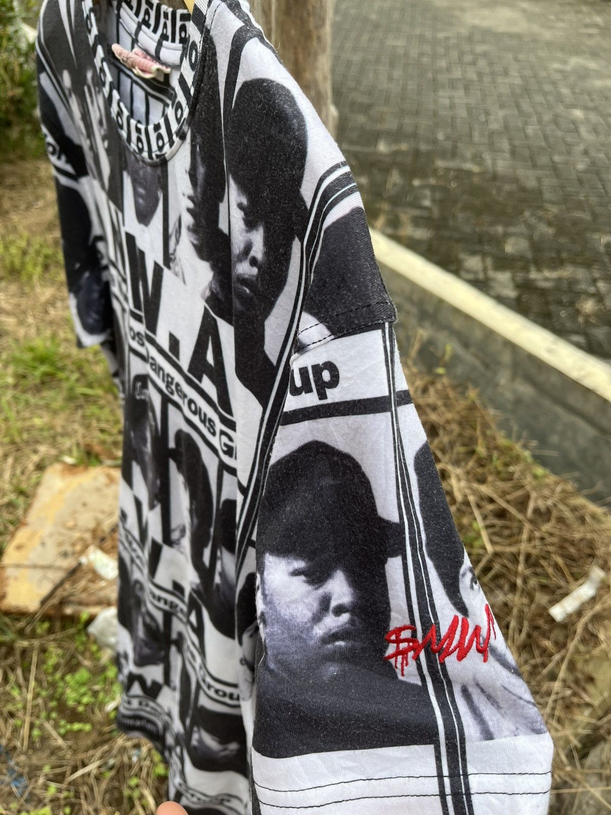 Vintage Vintage NWA All Over Black and White Rap tees Size US XL / EU 56 / 4 - 3 Thumbnail