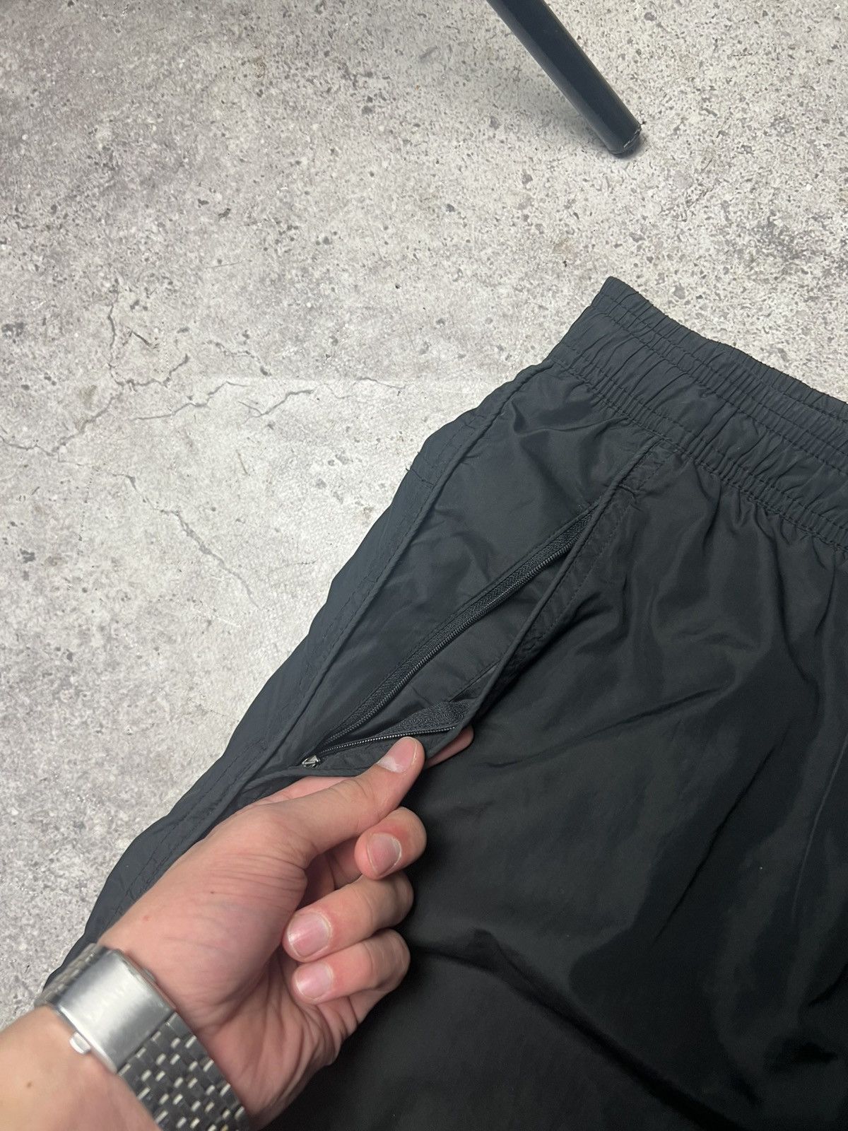 Nike Vintage Nike nylon pants in black with swoosh mens XL 00s Size US 34 / EU 50 - 11 Thumbnail