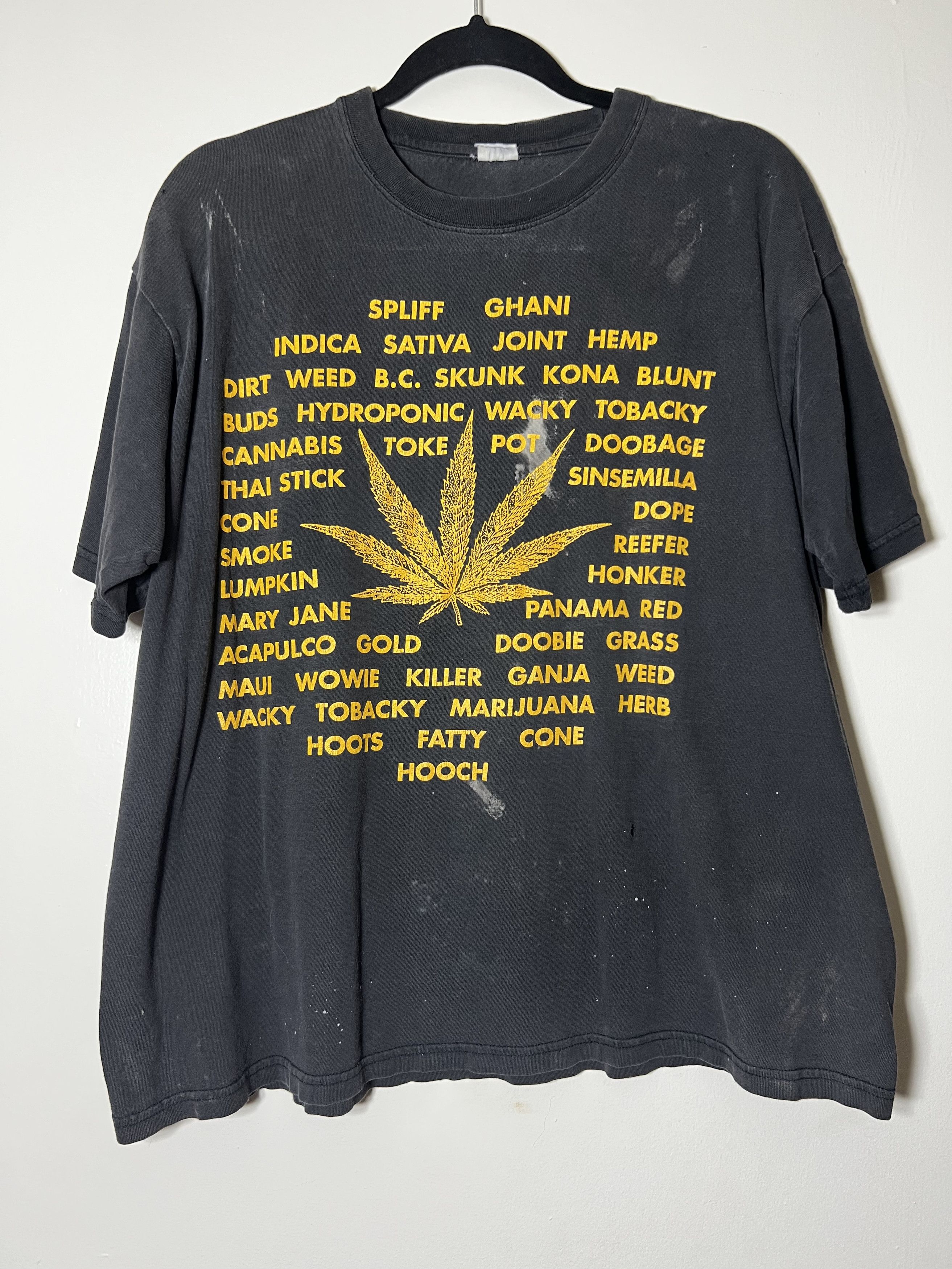 Vintage RARE Vintage Marijuana Leaf 420 Friendly Graphic T-Shirt Size US L / EU 52-54 / 3 - 1 Thumbnail
