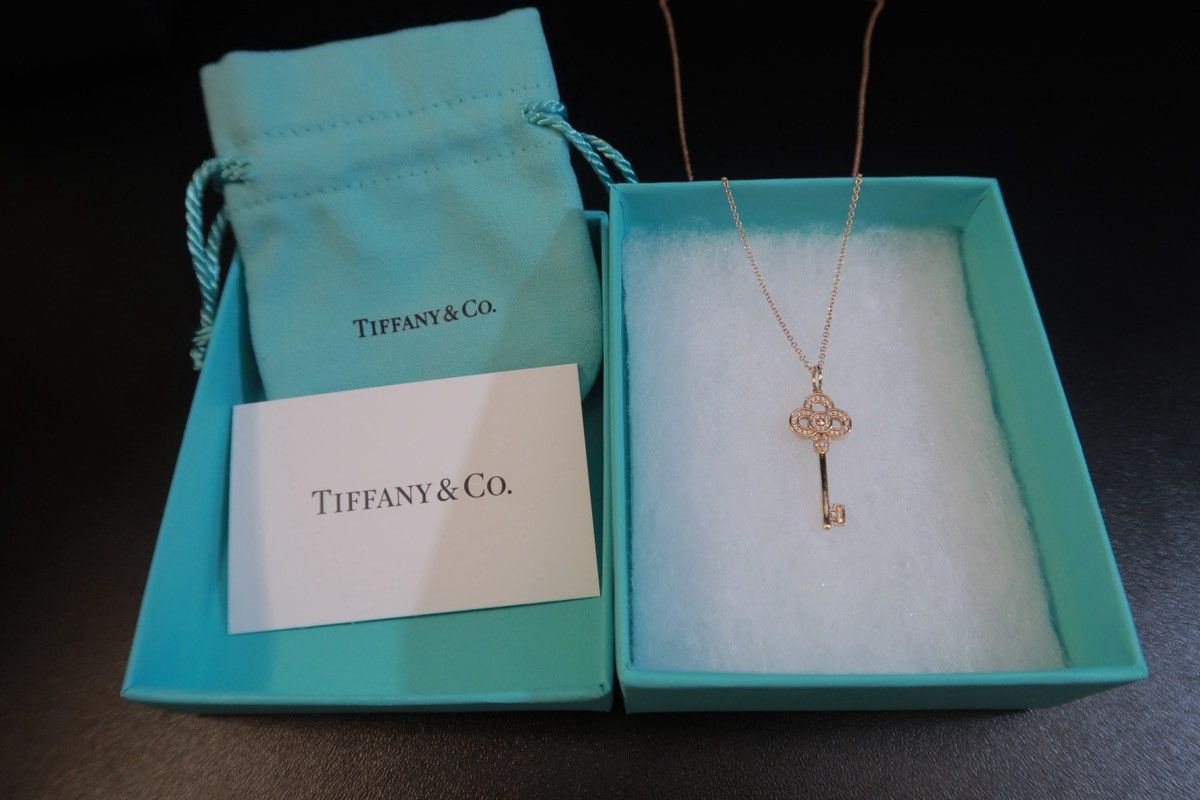 Tiffany & Co. Mini Crown Key Pendant in Yellow Gold with Diamonds Size ONE SIZE - 4 Thumbnail