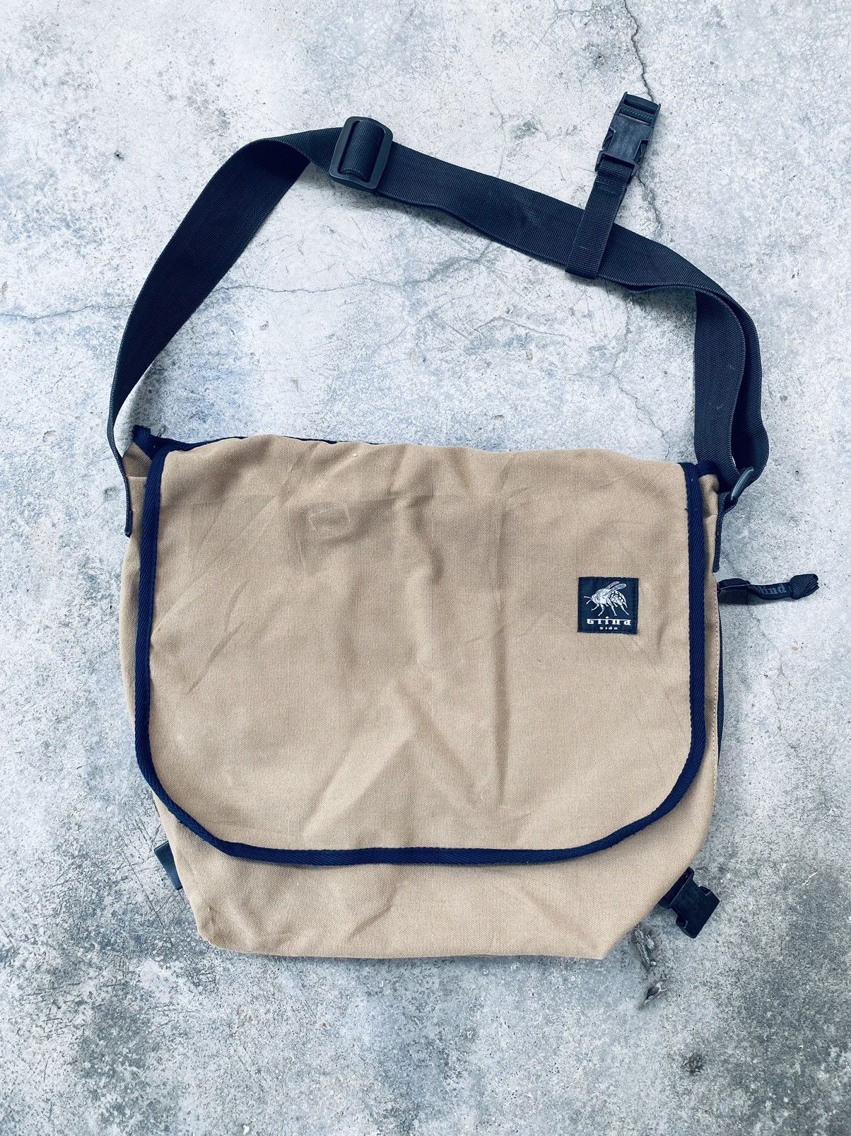 Blind Skateboards Vintage y2k Blind Side Skateboard CrossBody Bag Size ONE SIZE - 1 Thumbnail