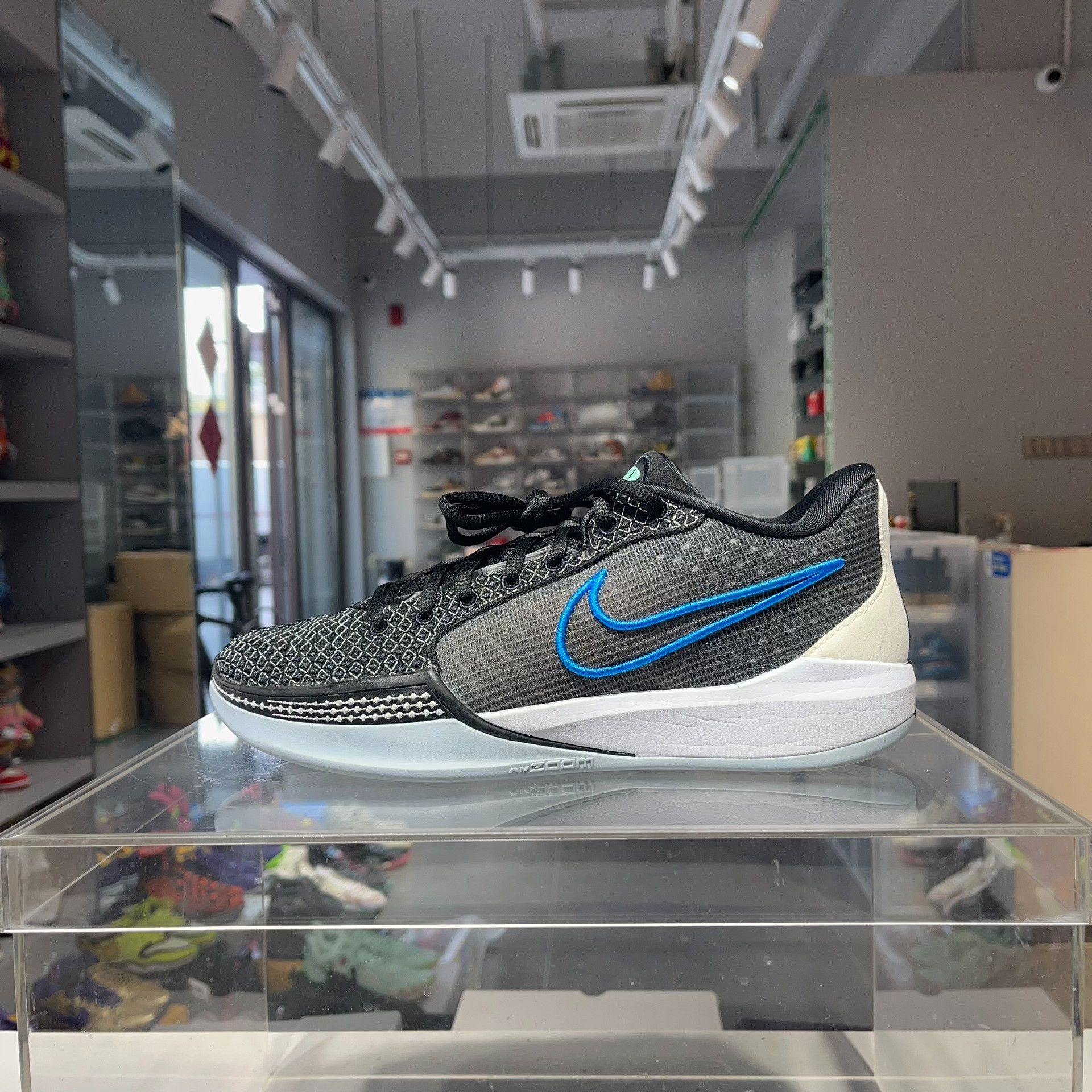 Nike Nike Multi Lowtop Sneakers 8 Men Size US 8 / EU 41 - 1 Thumbnail