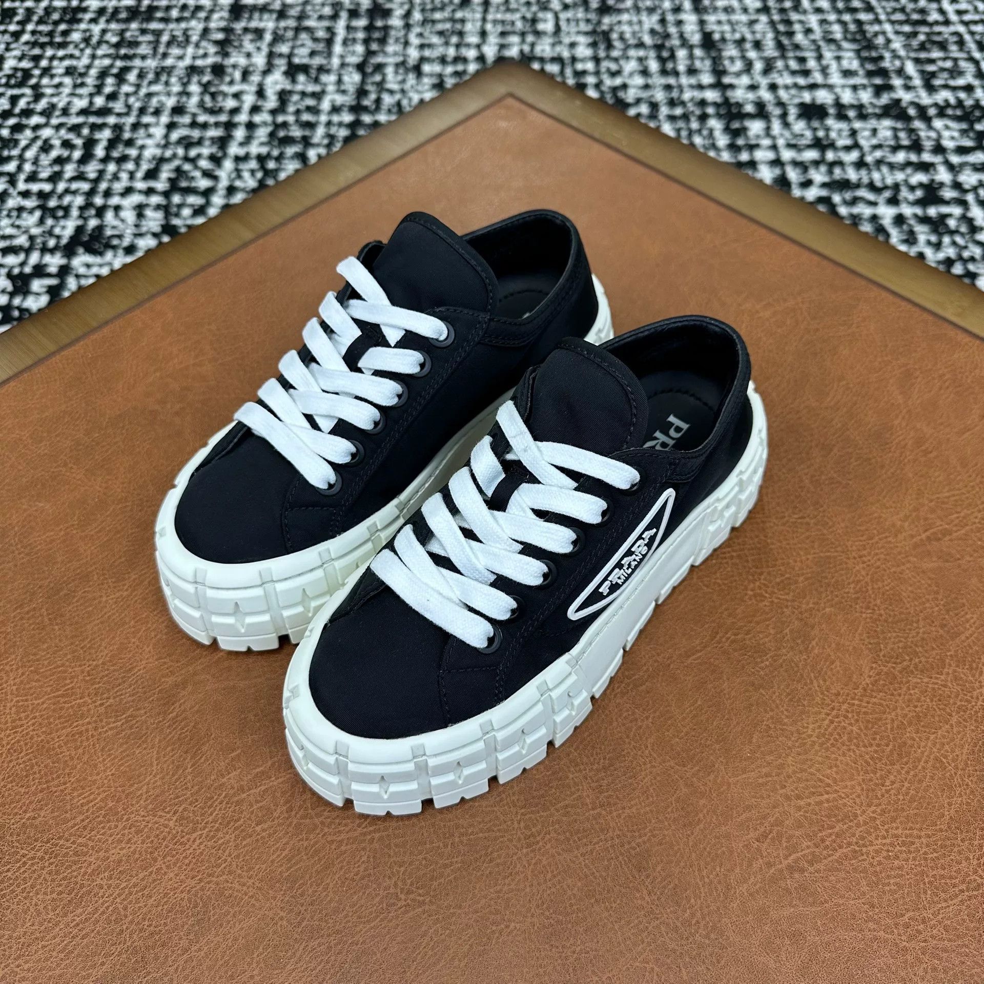 Prada Prada Lightweight Black Lowtop Sneakers it_35 Women Size US 5 / IT 35 - 1 Thumbnail