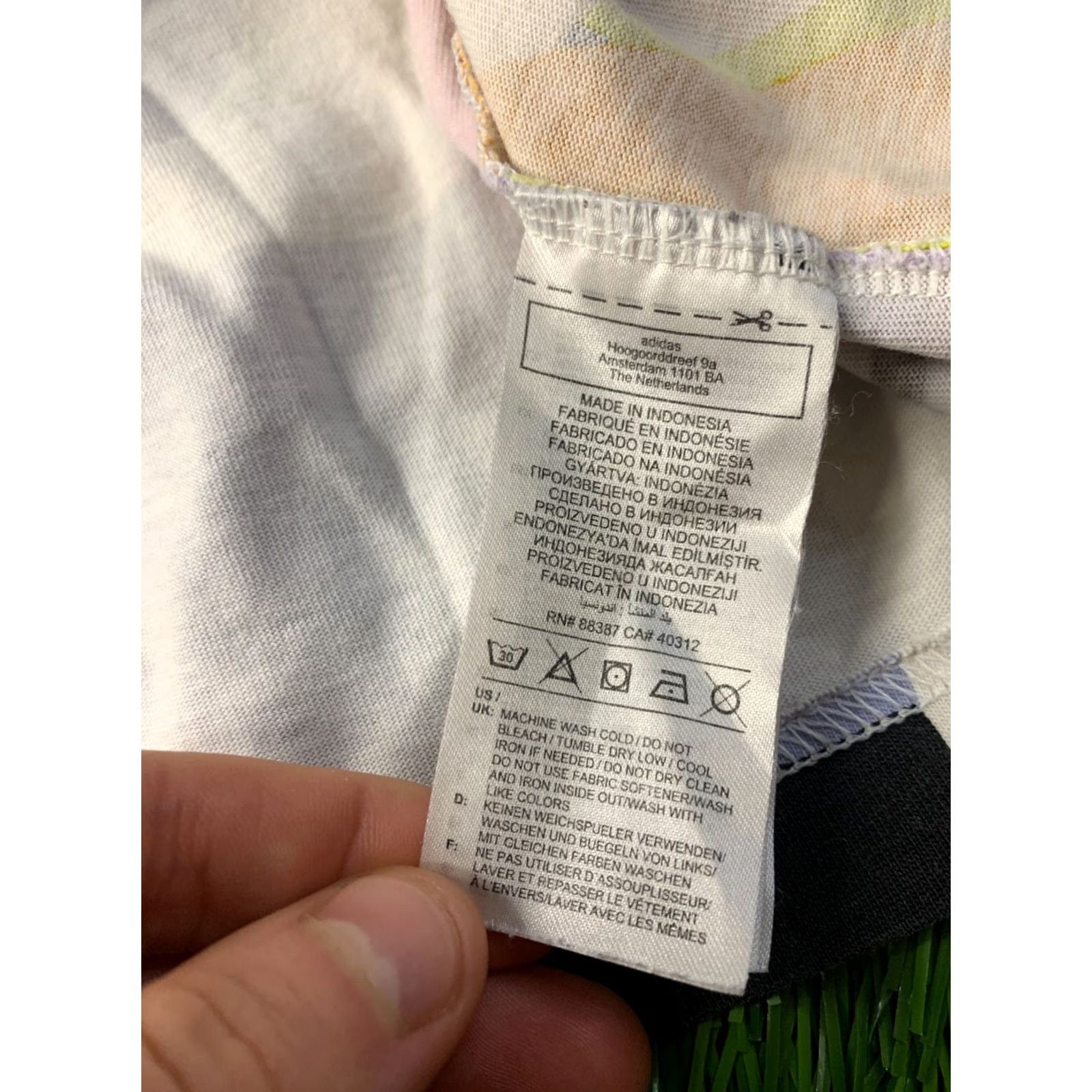 Adidas ADIDAS LOVE UNITES AOP ORIGINAL 2021 MEN SHIRT XS T-SHIRT JERSEY MULTICOLOR LOGO 100% COTTON CLASSIC SHORT SLEEVE GENDER Men Size US XS / EU 42 / 0 - 6 Thumbnail
