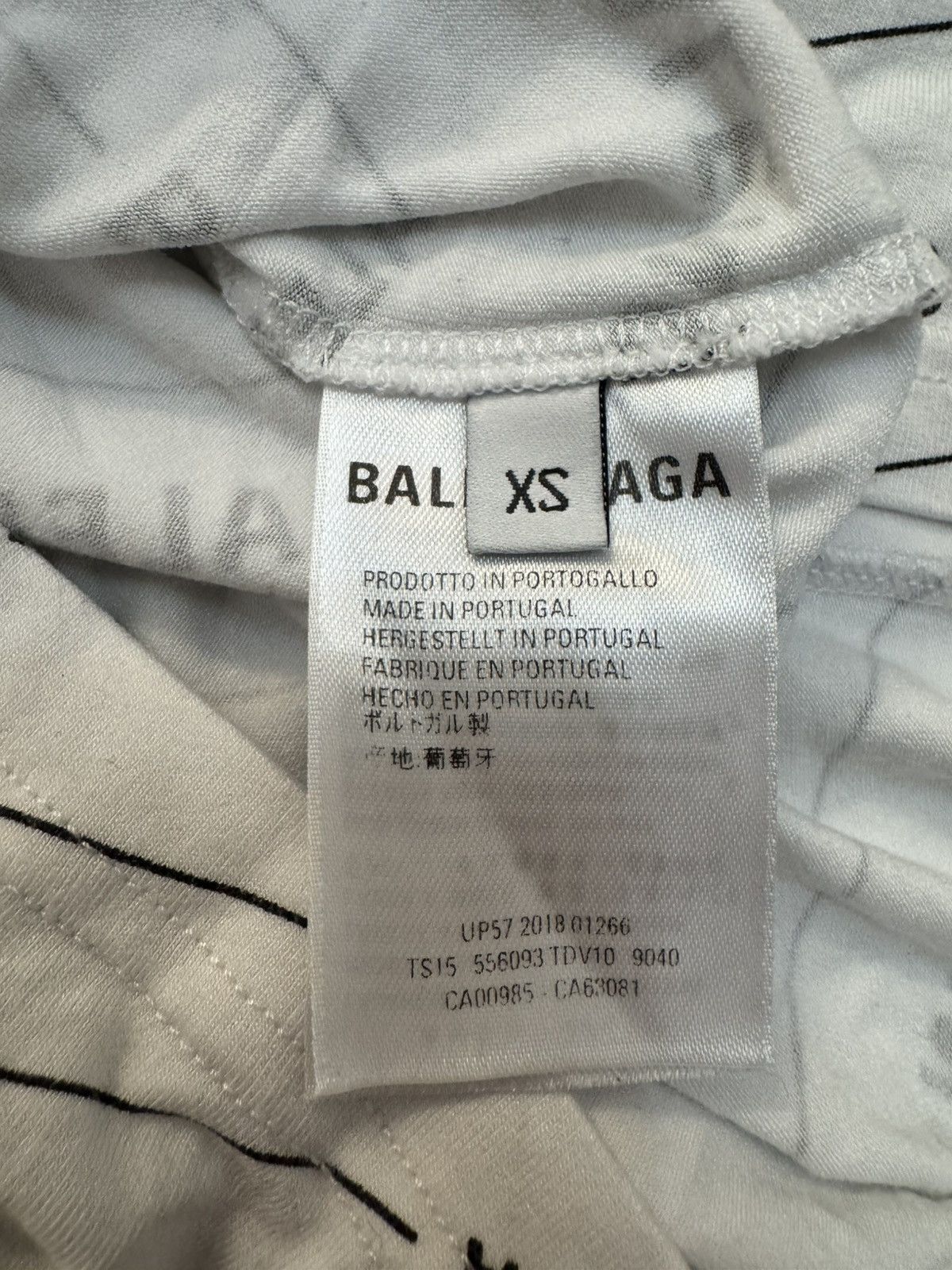 Balenciaga Balenciaga Paris White Diagonal Logo Turtleneck Viscose XS Size XS / US 0-2 / IT 36-38 - 10 Thumbnail
