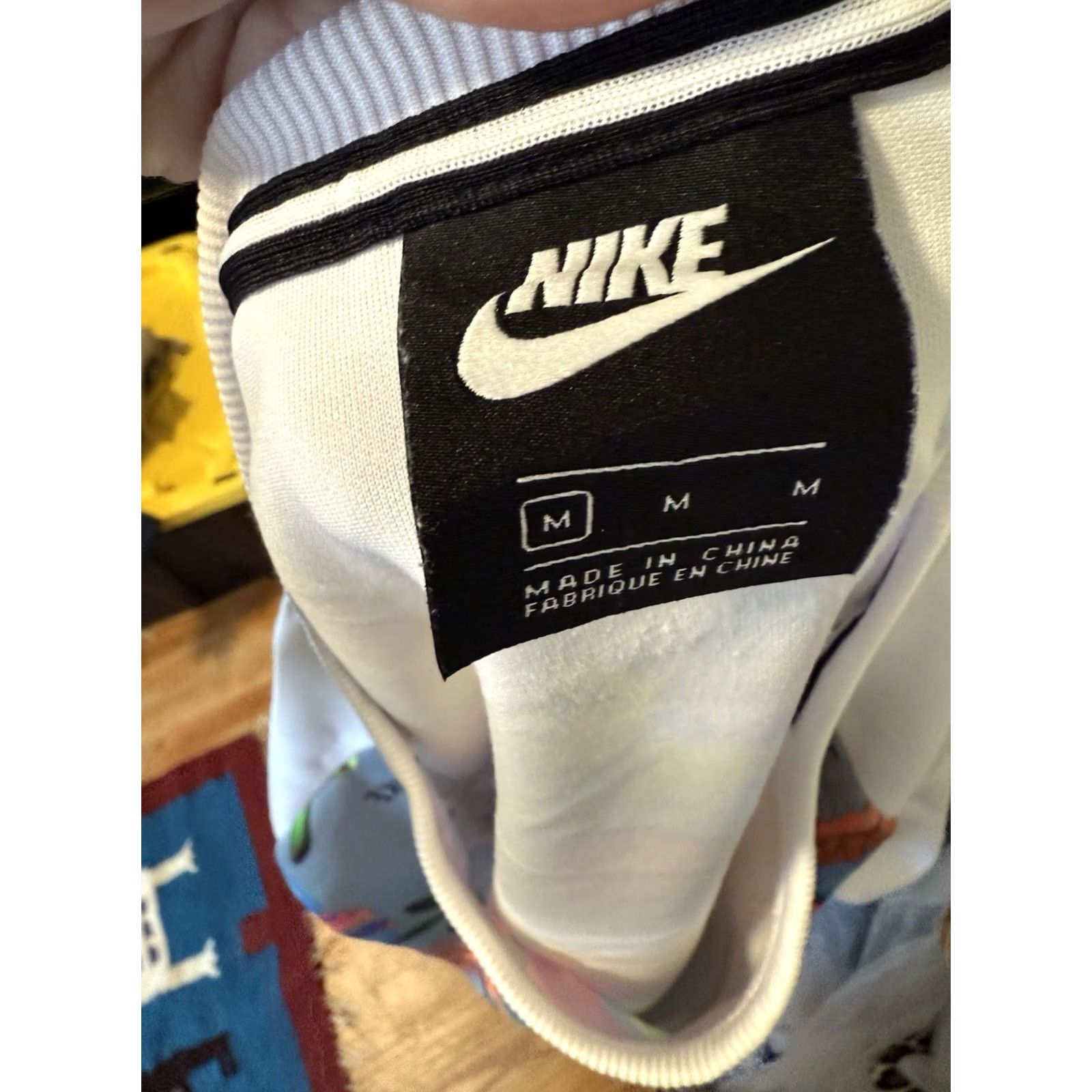 Nike Nike Hyper Femme Crop Sweatshirt Womens Medium White Tropical Parrot Pullover Size M / US 6-8 / IT 42-44 - 6 Thumbnail