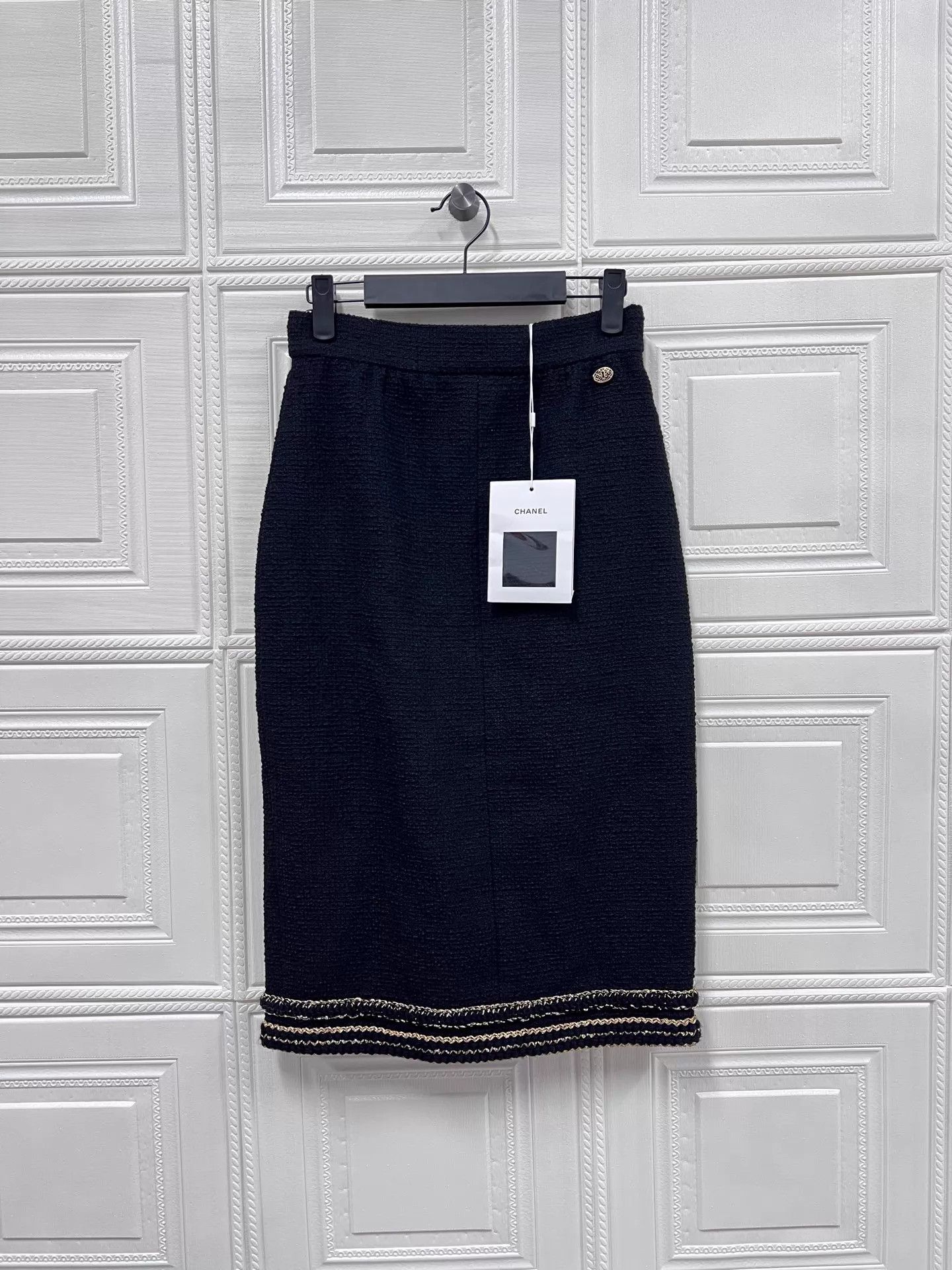 Chanel Chanel Black Gold Woven Tweed Skirt 34 Size 25" / US 0 / IT 36 - 1 Thumbnail