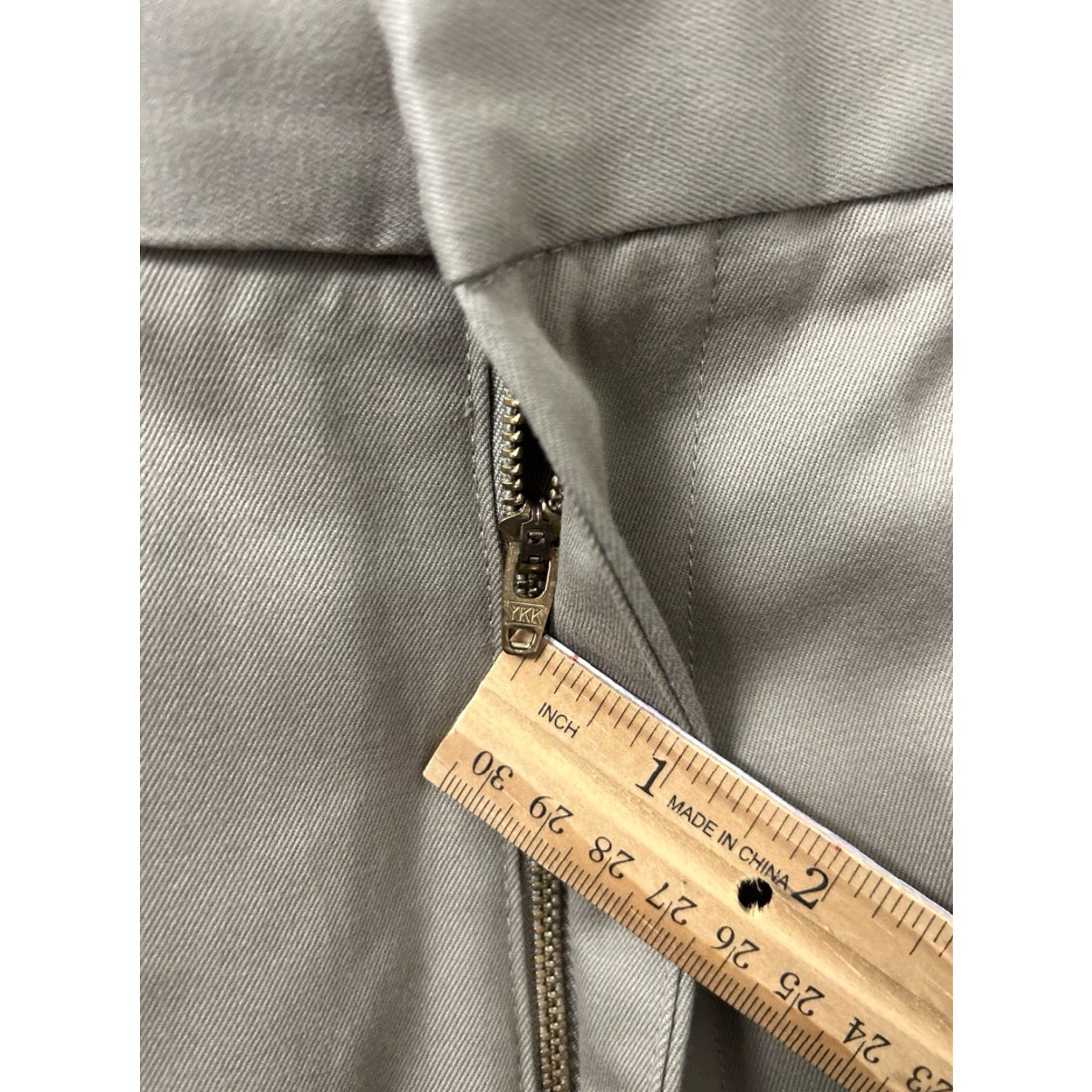 Dockers VINTAGE Dockers Pants Mens 48x30 Beige Signature Khaki Pleated Chino YKK Trousers Size US 32 / EU 48 - 5 Thumbnail