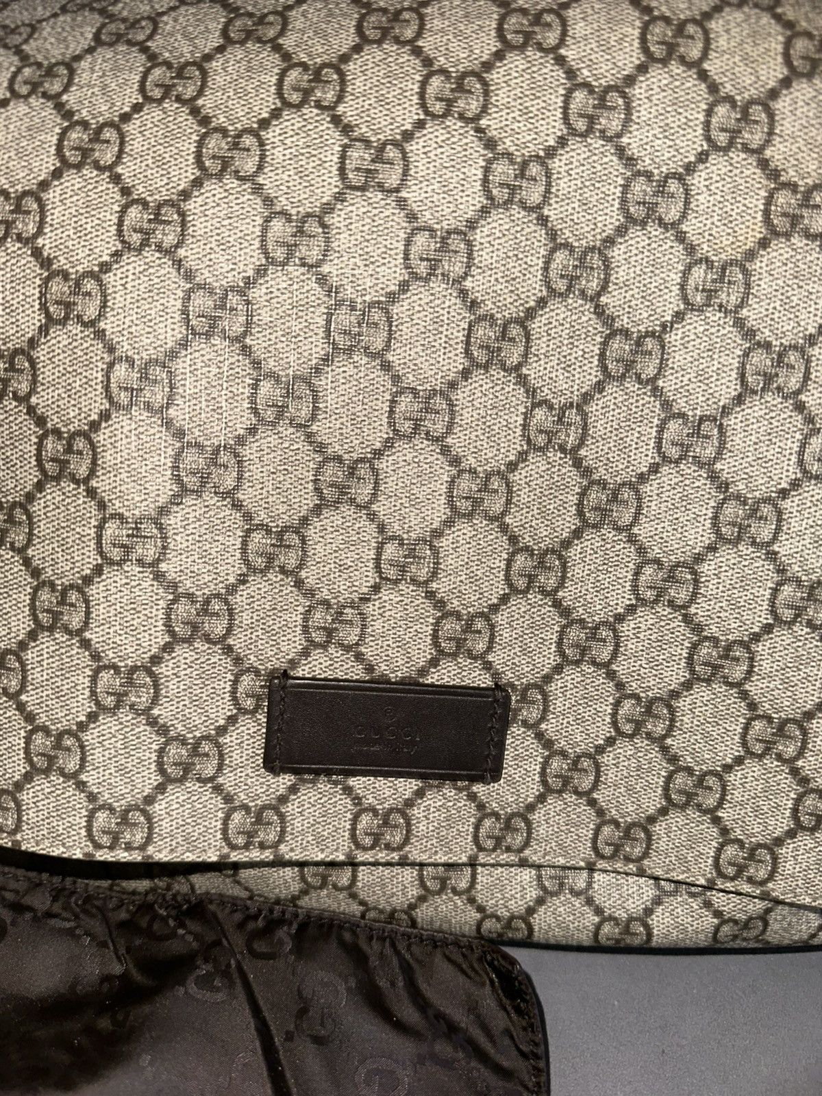 Gucci GG Supreme Medium Diaper Bag Size ONE SIZE - 3 Thumbnail