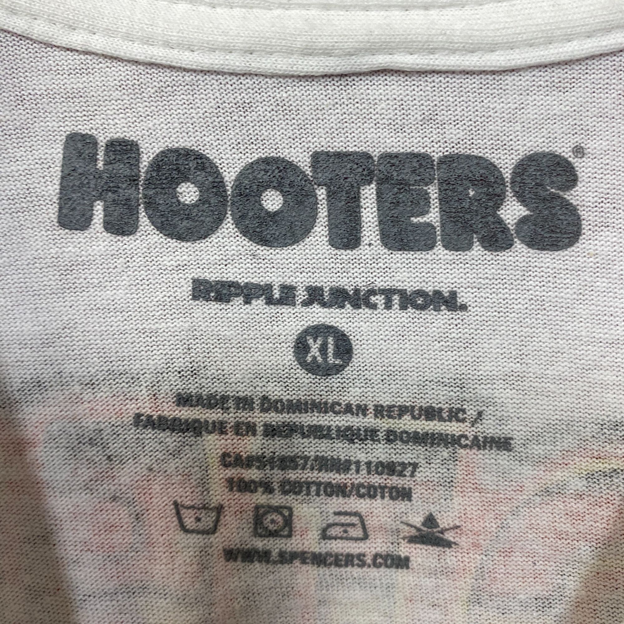 Ripple Junction Hooters Delightfully Tacky Yet Unrefined T-Shirt XL Size US XL / EU 56 / 4 - 5 Thumbnail