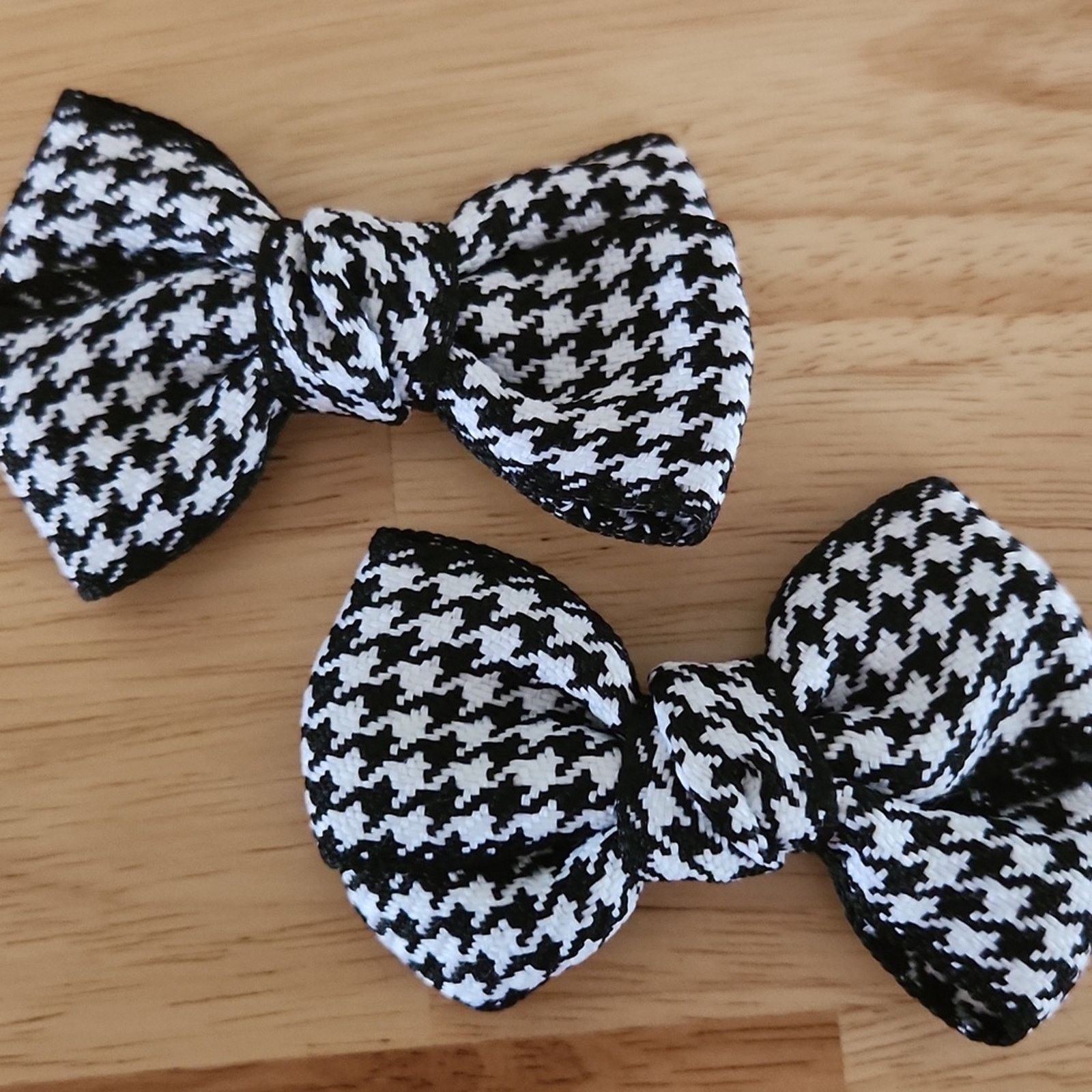 Other HOT ☆ BLACK & WHITE HOUNDSTOOTH BOWS ☆ SHOE CLIPS ☆ NIP Size US 6 / IT 36 - 6 Thumbnail