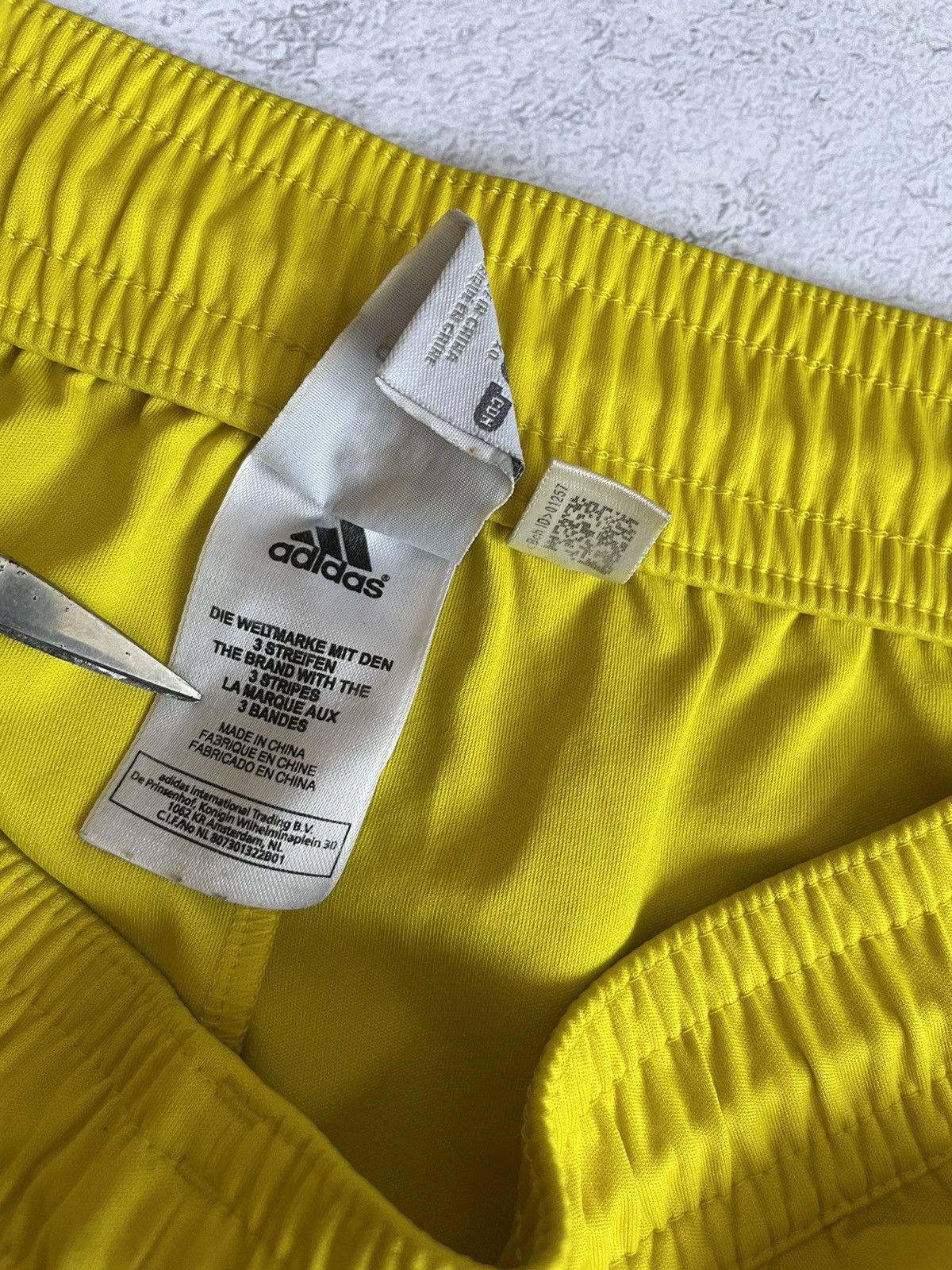 Adidas Adidas Liverpool Soccer Shorts Vintage 00s Size L Size US 35 - 7 Thumbnail