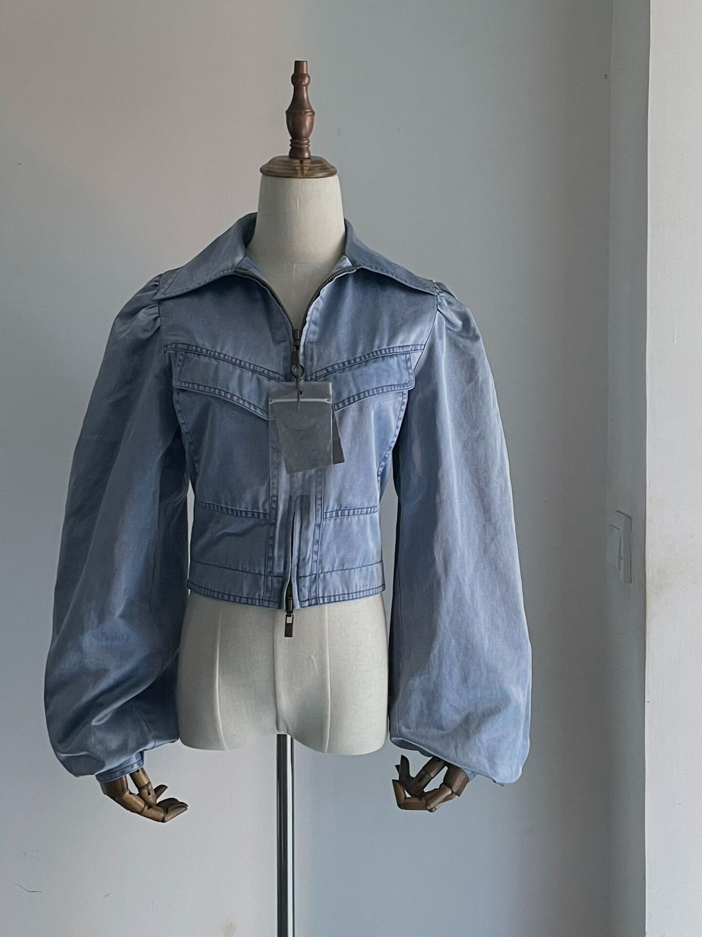 Alexander McQueen Alexander McQueen Puff Sleeve Short Jacket Size M / US 6-8 / IT 42-44 - 1 Thumbnail