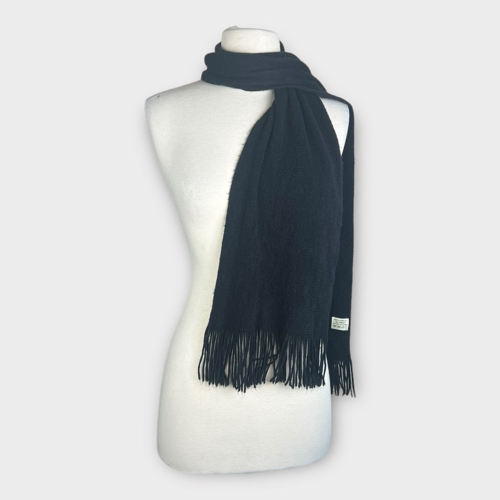 Vintage Vintage Classic Black Scarf Elevate Your Wardrobe Size ONE SIZE - 6 Thumbnail