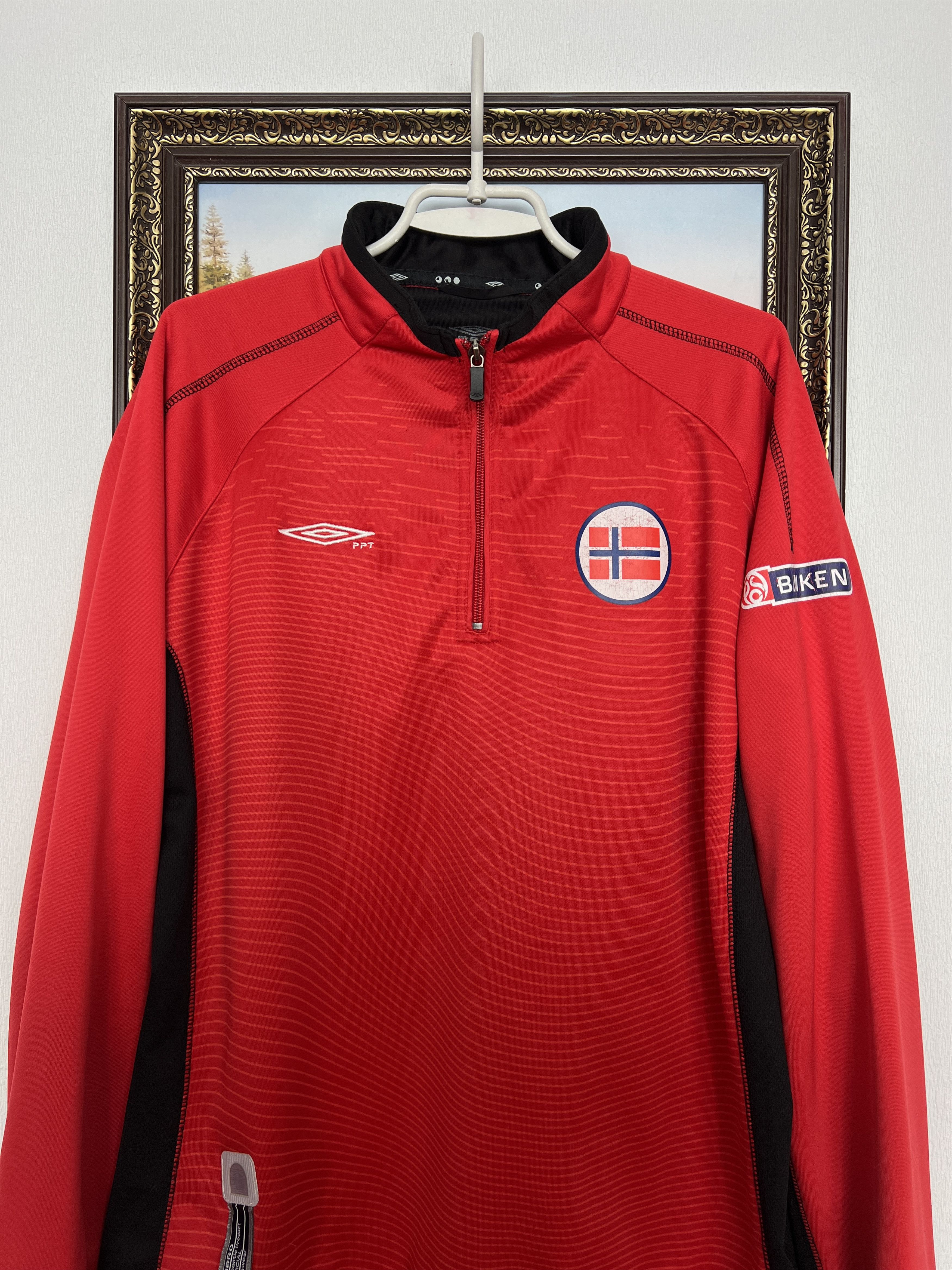 Umbro Vintage Umbro Norway Football Train Sweatshirt Soccer Size US L / EU 52-54 / 3 - 2 Thumbnail
