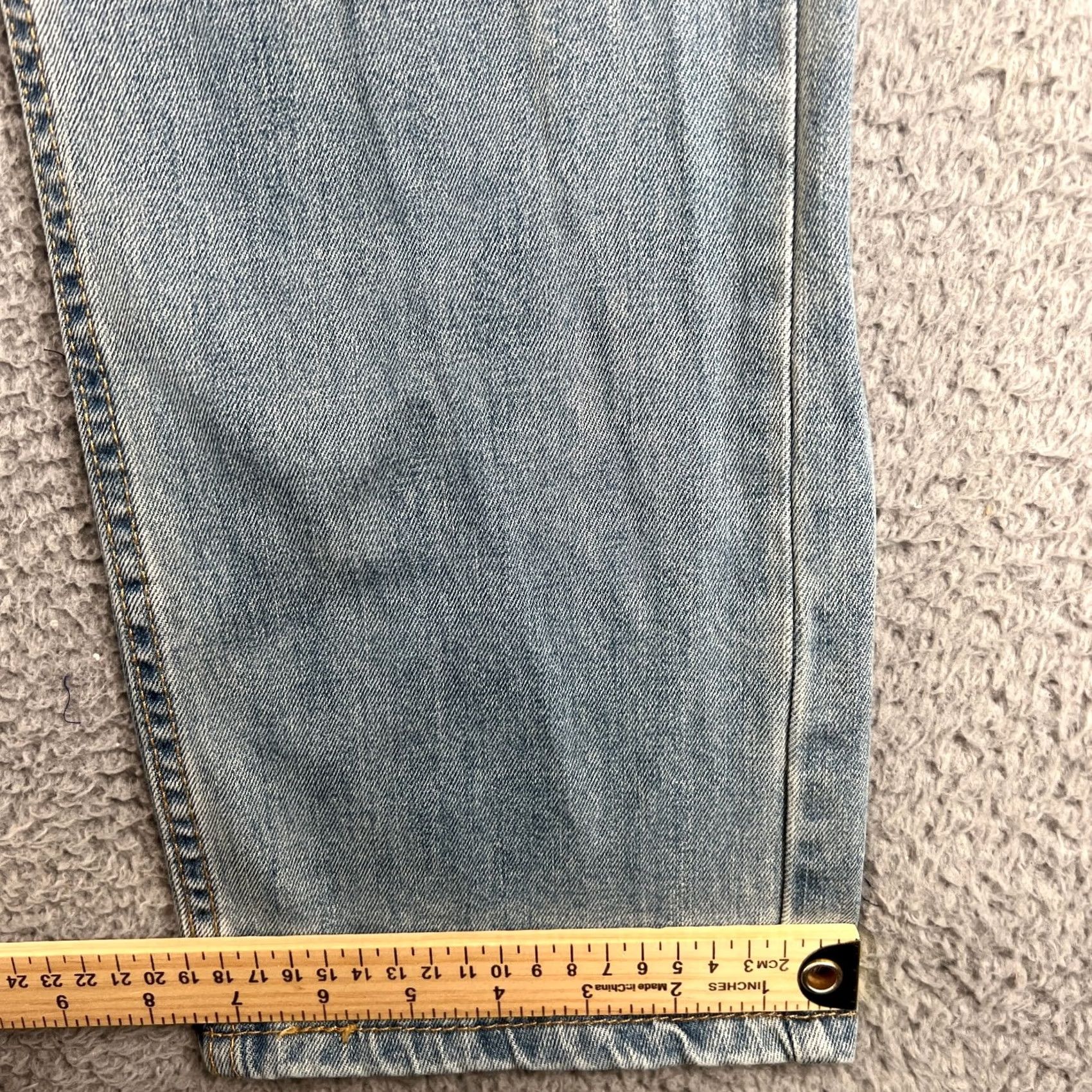 Levi's Levi's 505 Jeans Mens 33x32 Blue Straight Leg Light Wash Denim Classic Fit Regular Size Type: Regular 5-Pocket Design Shoes? Size US 33 - 5 Thumbnail