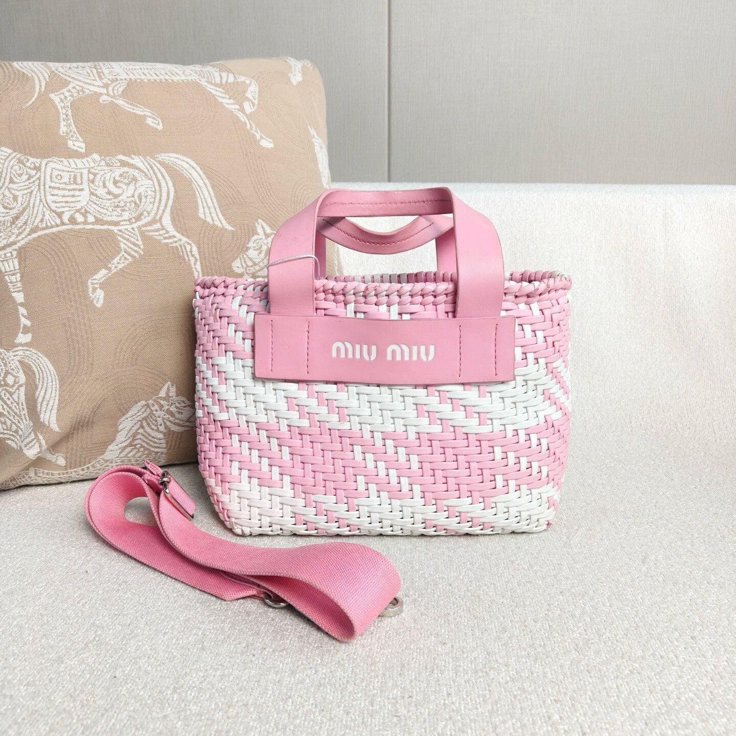 Miu Miu Pre-loved Bag Very good condition Size ONE SIZE - 1 Thumbnail