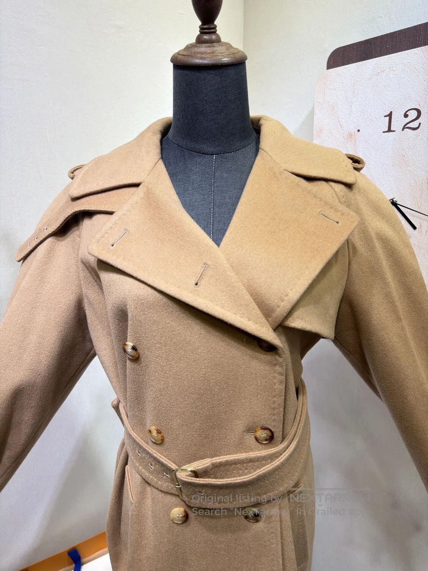 Max Mara Maxmara Camel Double-Breasted Wool Coat. Size M / US 6-8 / IT 42-44 - 5 Thumbnail