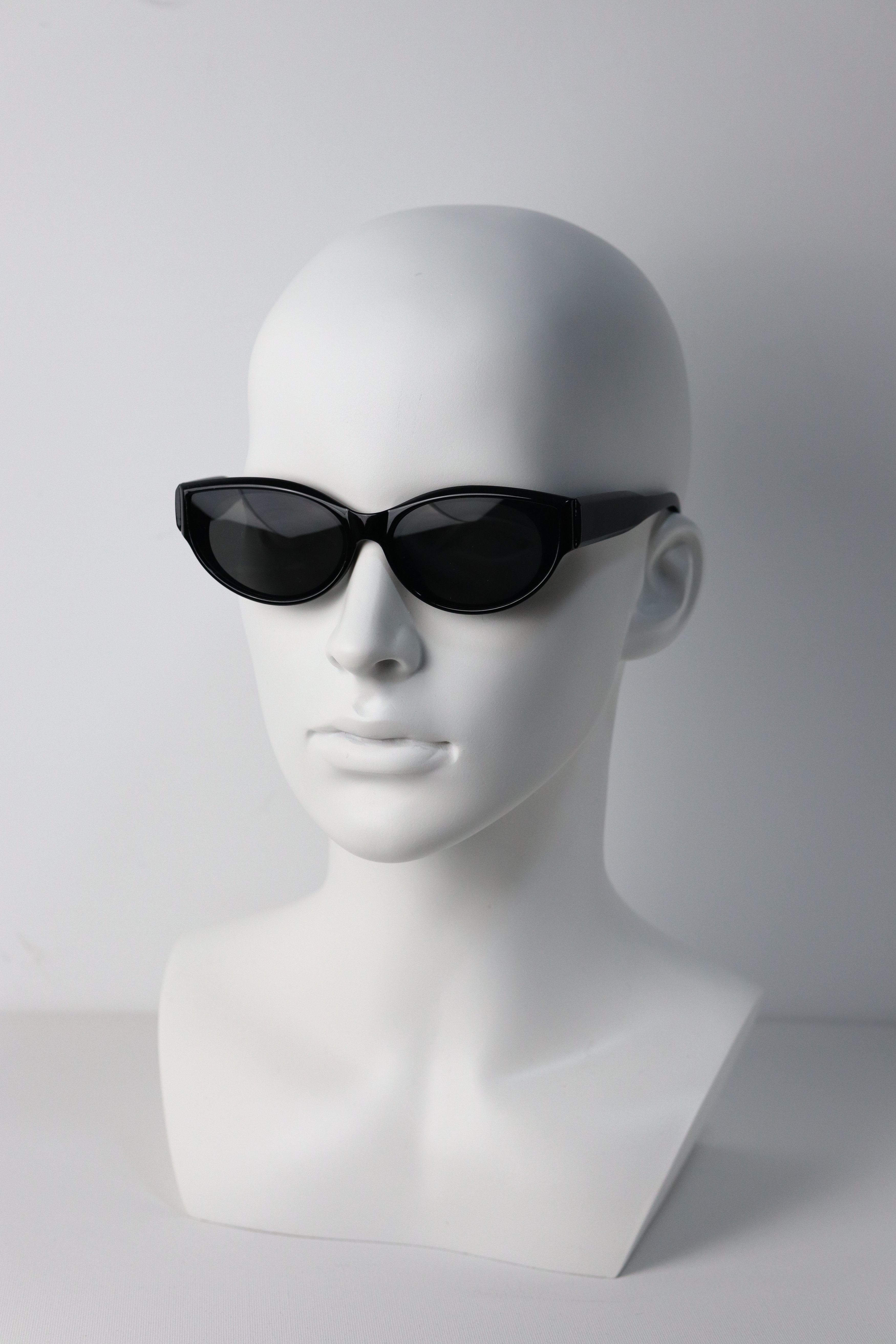 Japanese Brand Y2k Avant Garde Futuristic Black Sunglasses Unisex OS Size ONE SIZE - 2 Thumbnail