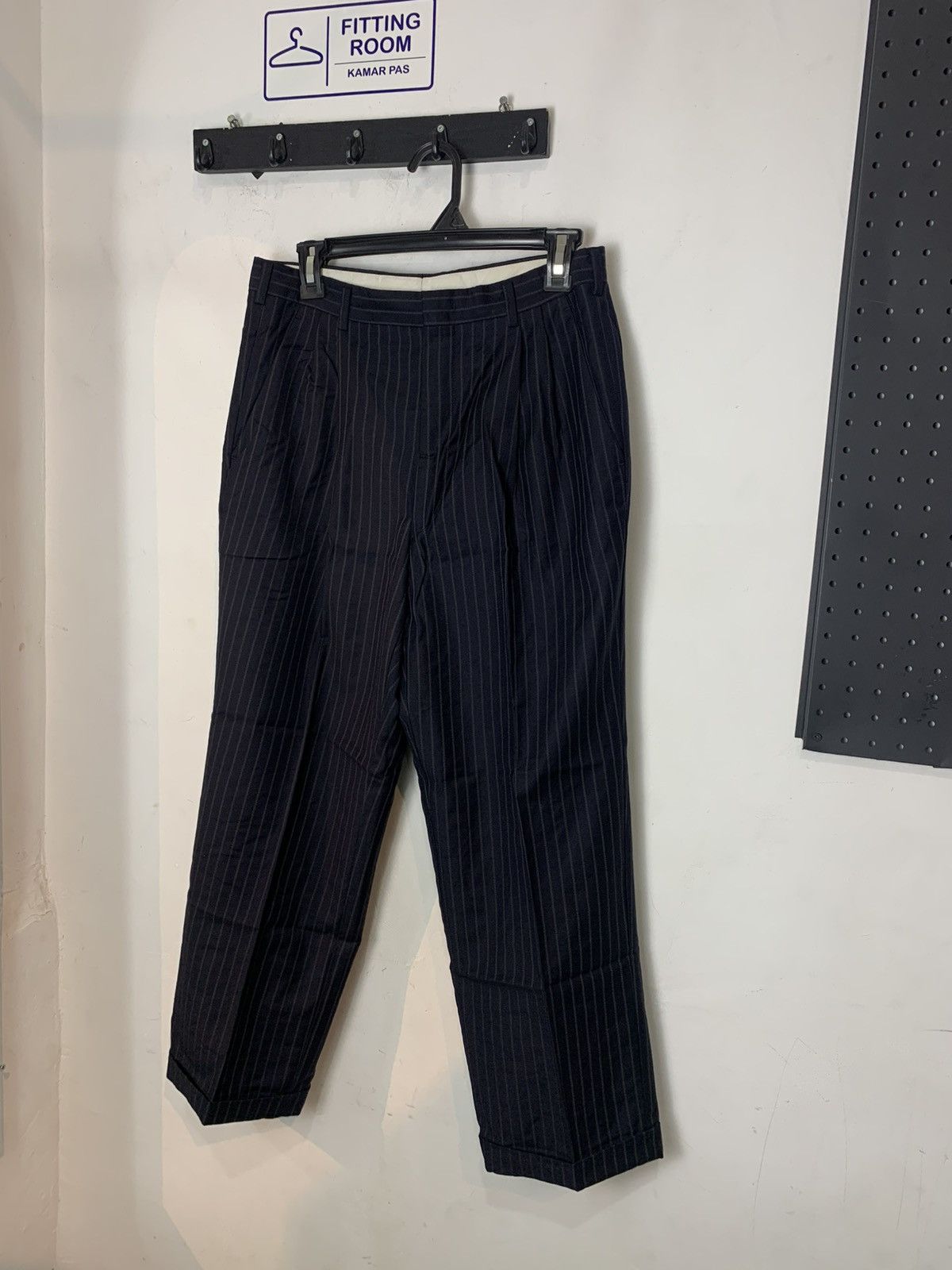 Givenchy Givenchy men stripe trousers casual pants Size US 30 / EU 46 - 1 Thumbnail