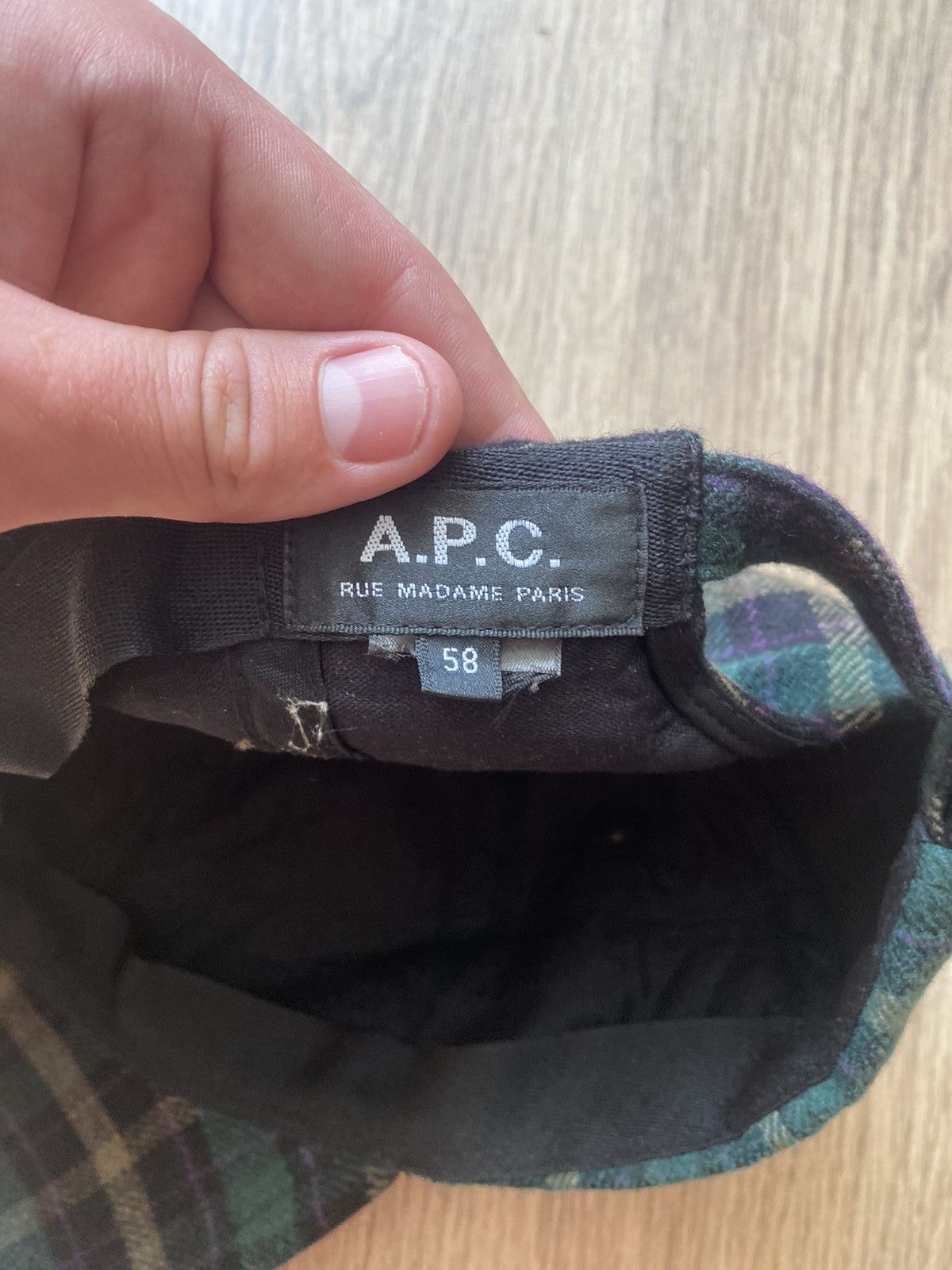 A.P.C. APC A.P.C green checkered Lana woll cap hat Size ONE SIZE - 6 Thumbnail