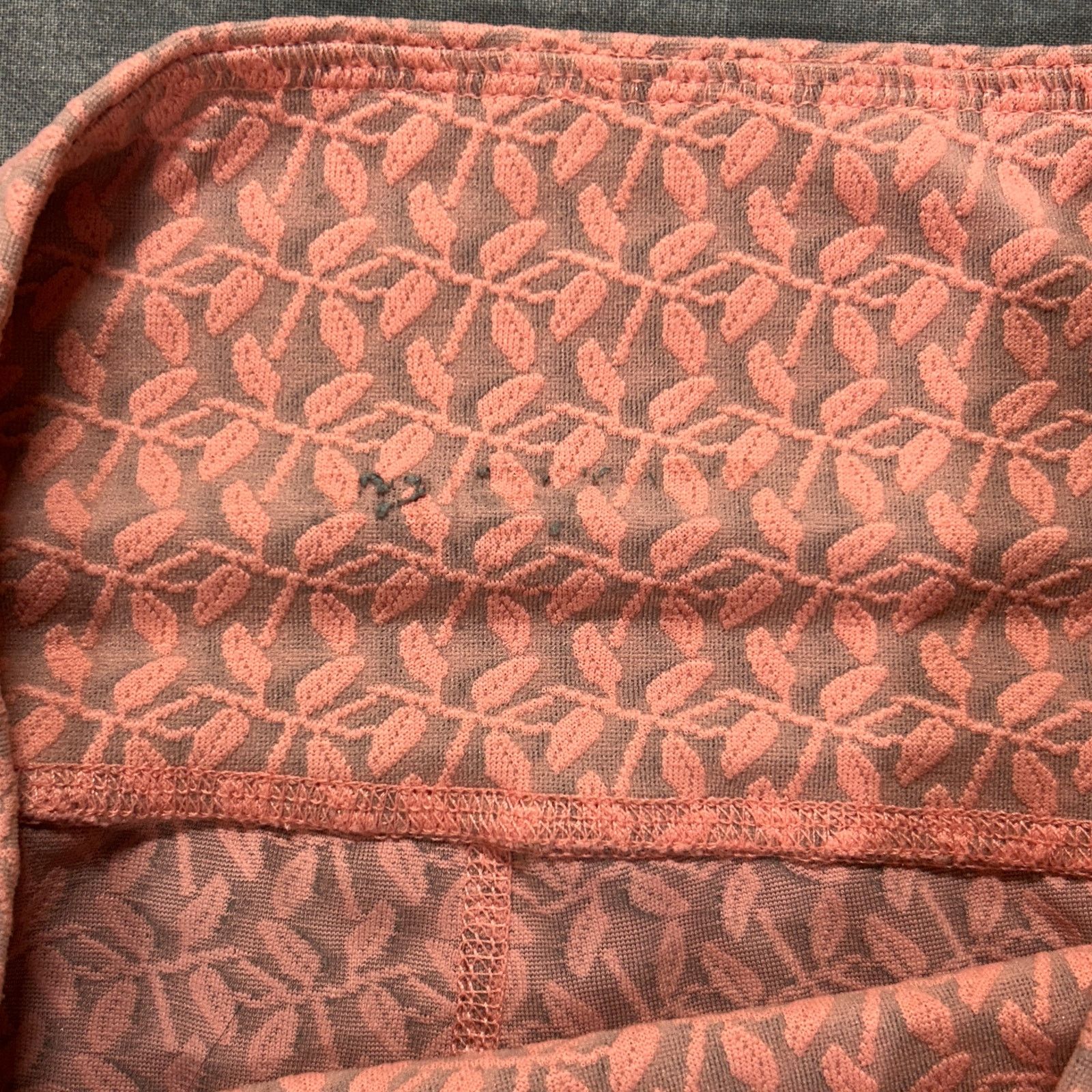 Other Albion Fit Antigua leaf print textured capris pink womens M Size 26" / US 2 / IT 38 - 3 Thumbnail