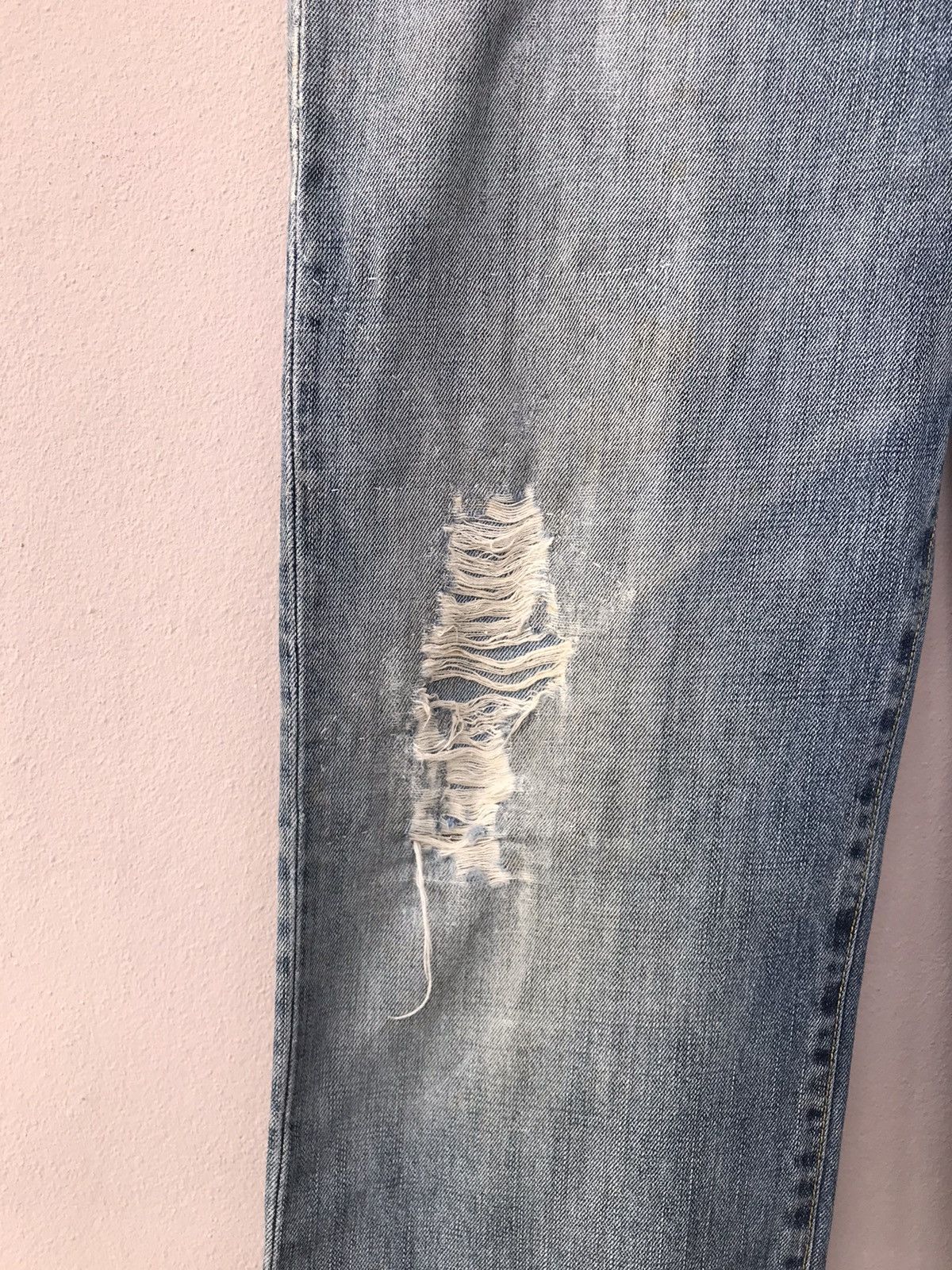 Uniqlo Uniqlo Distressed Denim Size US 35 - 4 Thumbnail