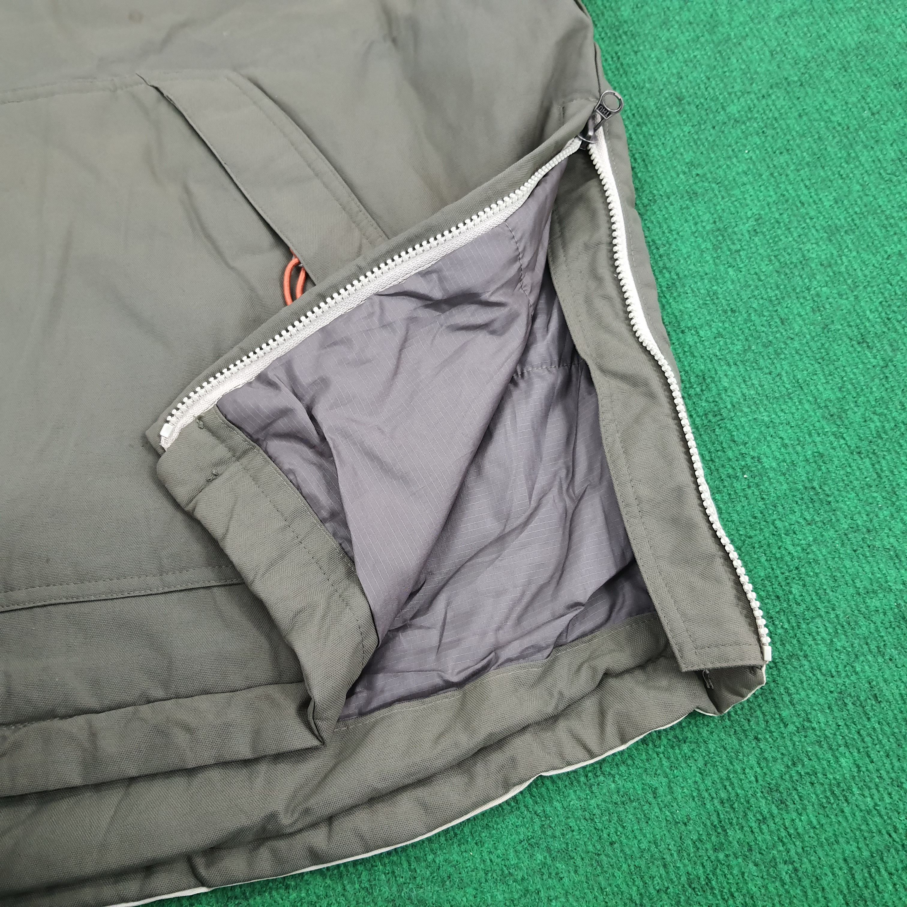 Vintage Vintage Snowboards Thursday Island Jacket Size US XL / EU 56 / 4 - 9 Thumbnail