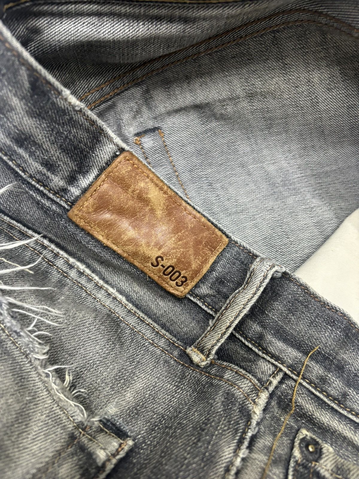 Undercover × Uniqlo VINTAGE S-003 DISTRESSED RIPS DENIM UNIQLO UNDERCOVER STYLE Size US 35 - 9 Thumbnail