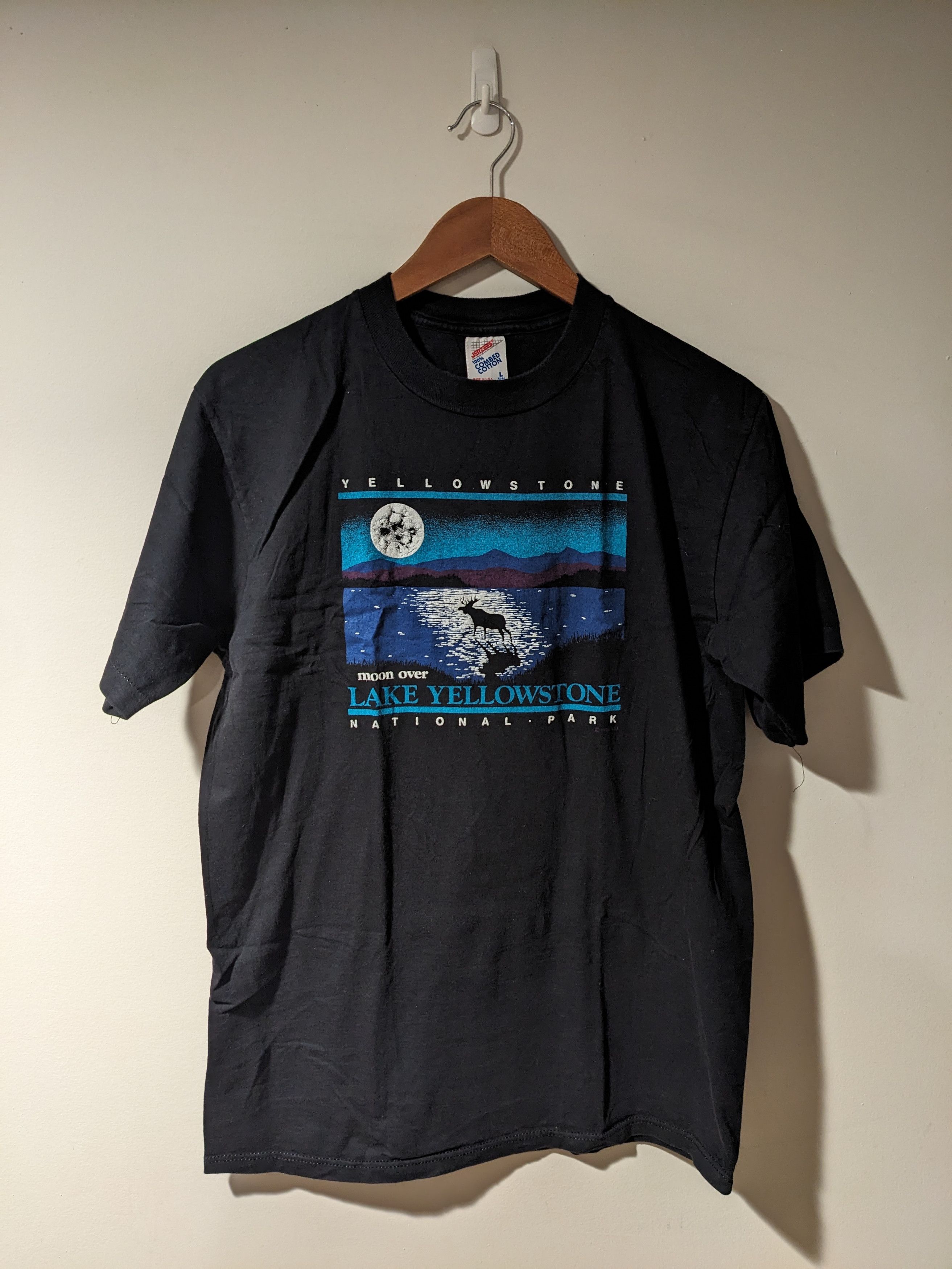 Vintage Vintage 1985 Moon Over Lake Yellowstone National T-Shirt Size US L / EU 52-54 / 3 - 1 Thumbnail