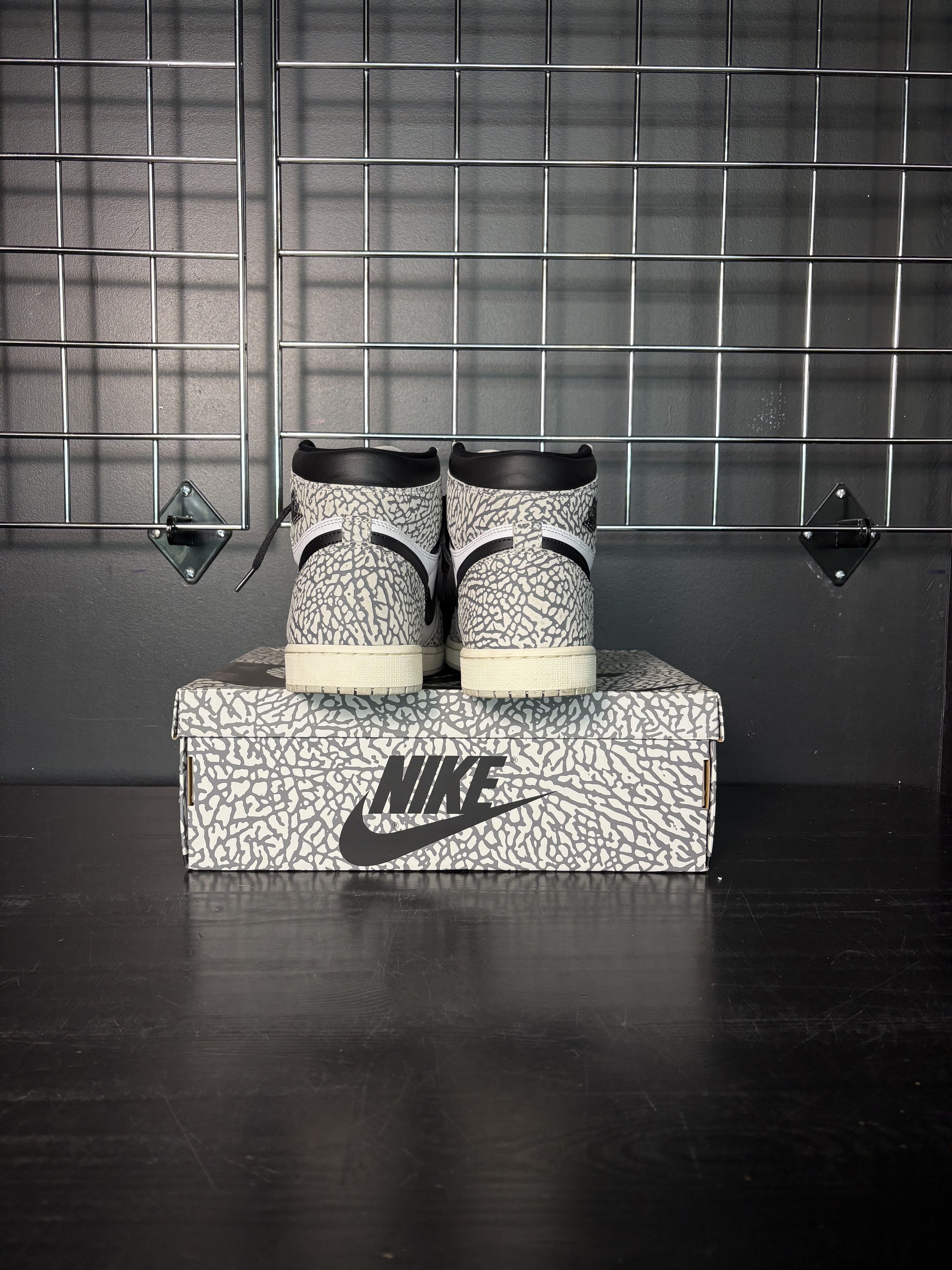 Jordan Brand Air Jordan 1 Retro High OG "White Cement" **PRE-OWNED** - Size 13 Size US 13 / EU 46 - 3 Thumbnail