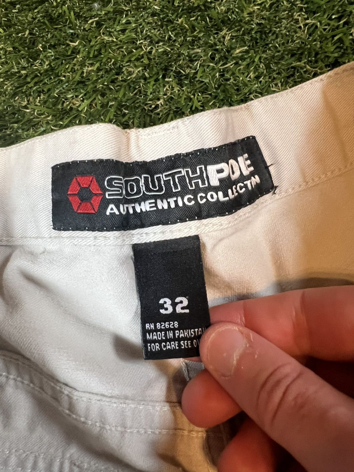 Southpole Vintage Y2K Cream Distressed Baggy South Pole Skater Shorts Size US 32 / EU 48 - 6 Thumbnail