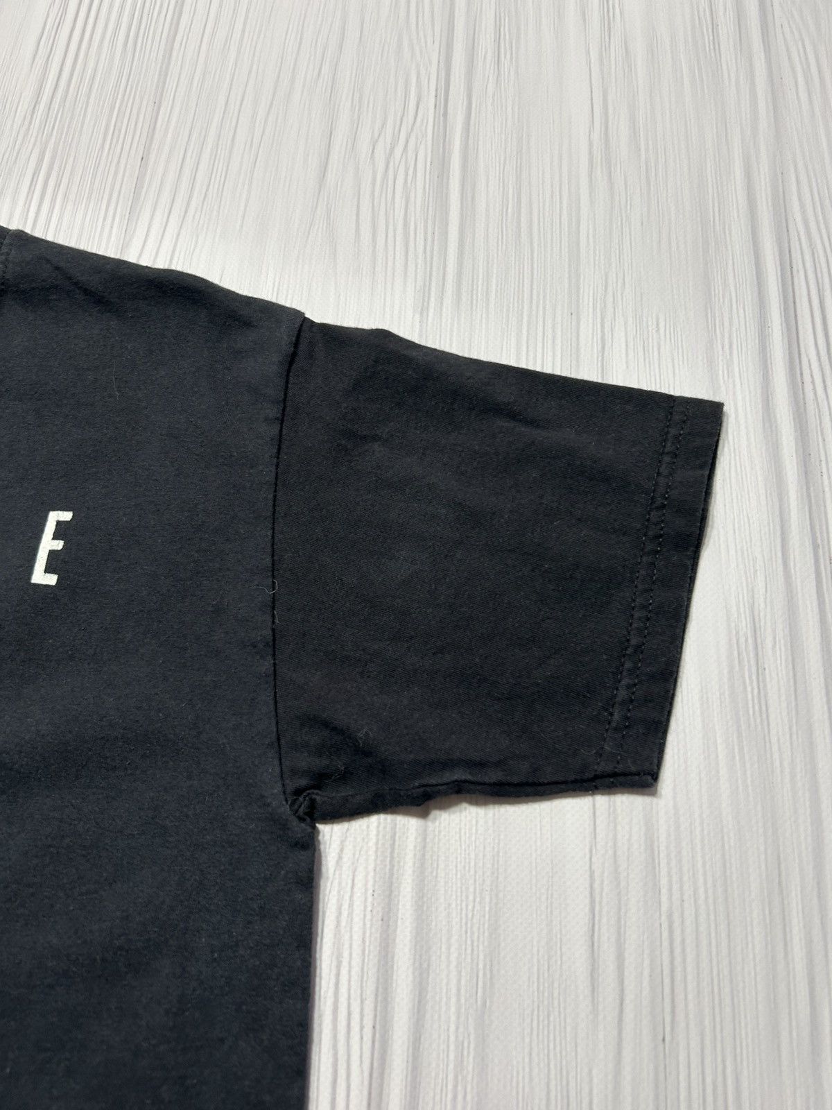 Band Tees Paramore After Laughter Album T-Shirt Size M Size US M / EU 48-50 / 2 - 8 Thumbnail