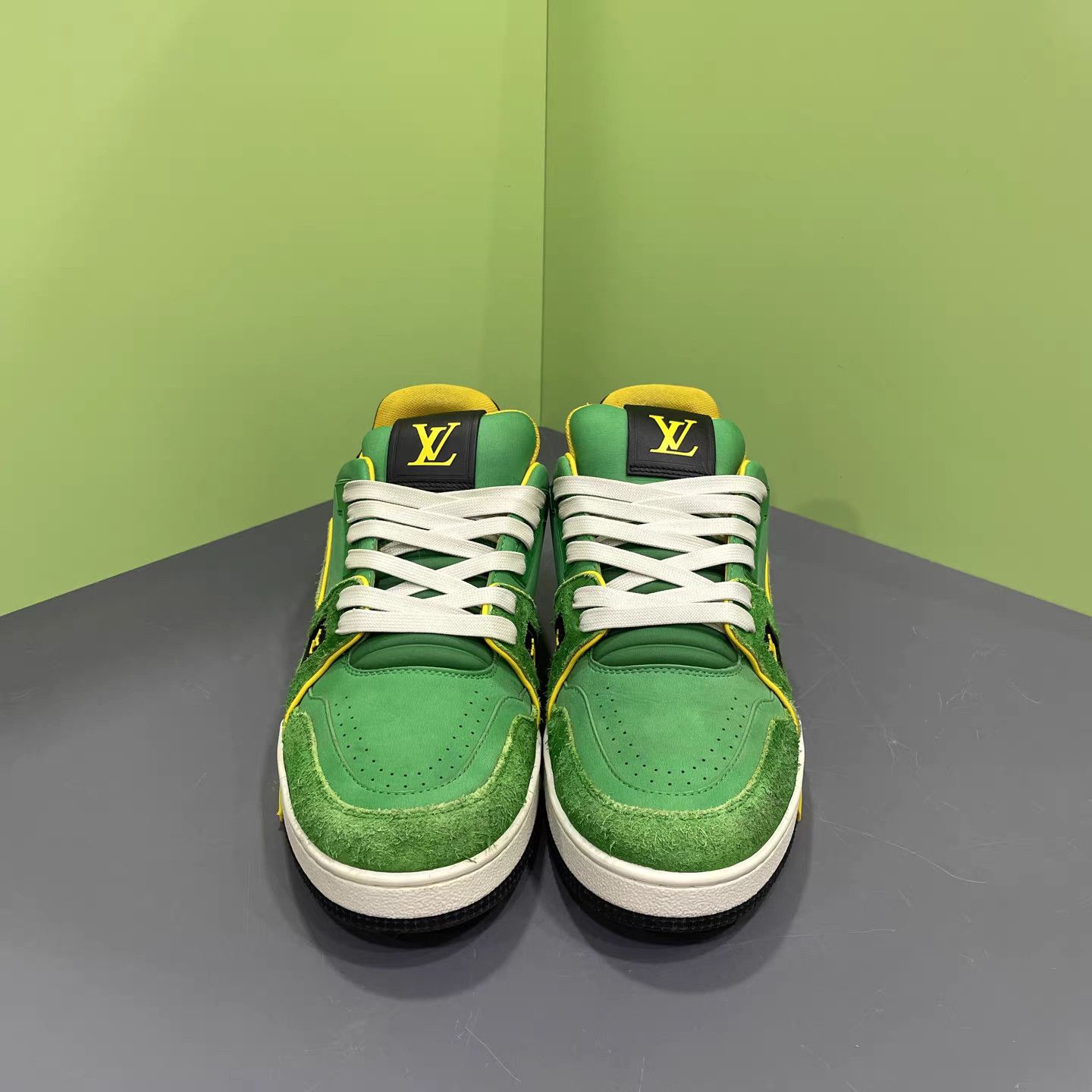 Louis Vuitton LOUIS VUITTON LV Trainer #54 Yellow Green Oregon K15 Size US 8 / EU 41 - 2 Thumbnail