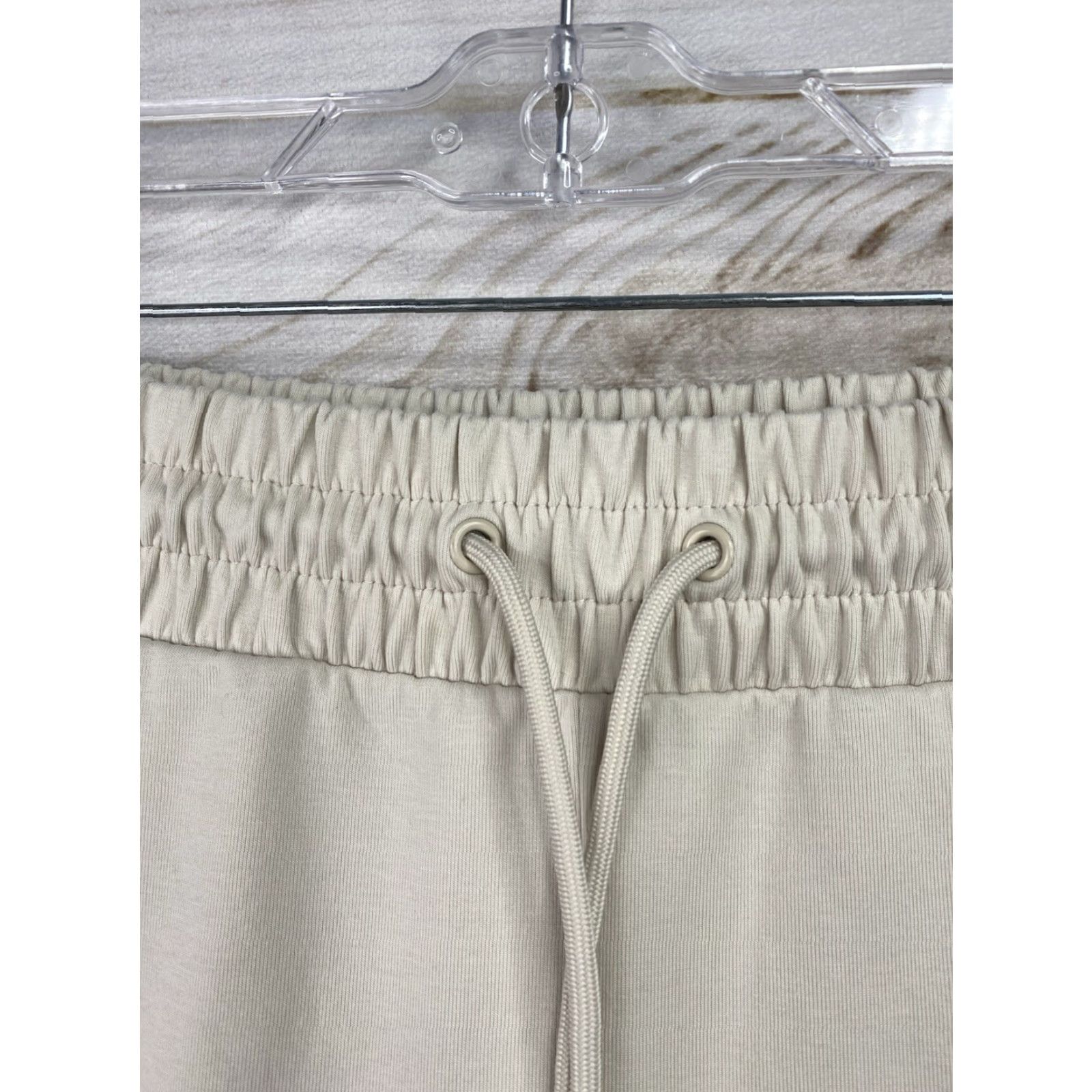 Old Navy Old Navy Active Pants M Beige High Rise Jogger Sweatpants Pockets Recycled Size 32" / US 10 / IT 46 - 3 Thumbnail