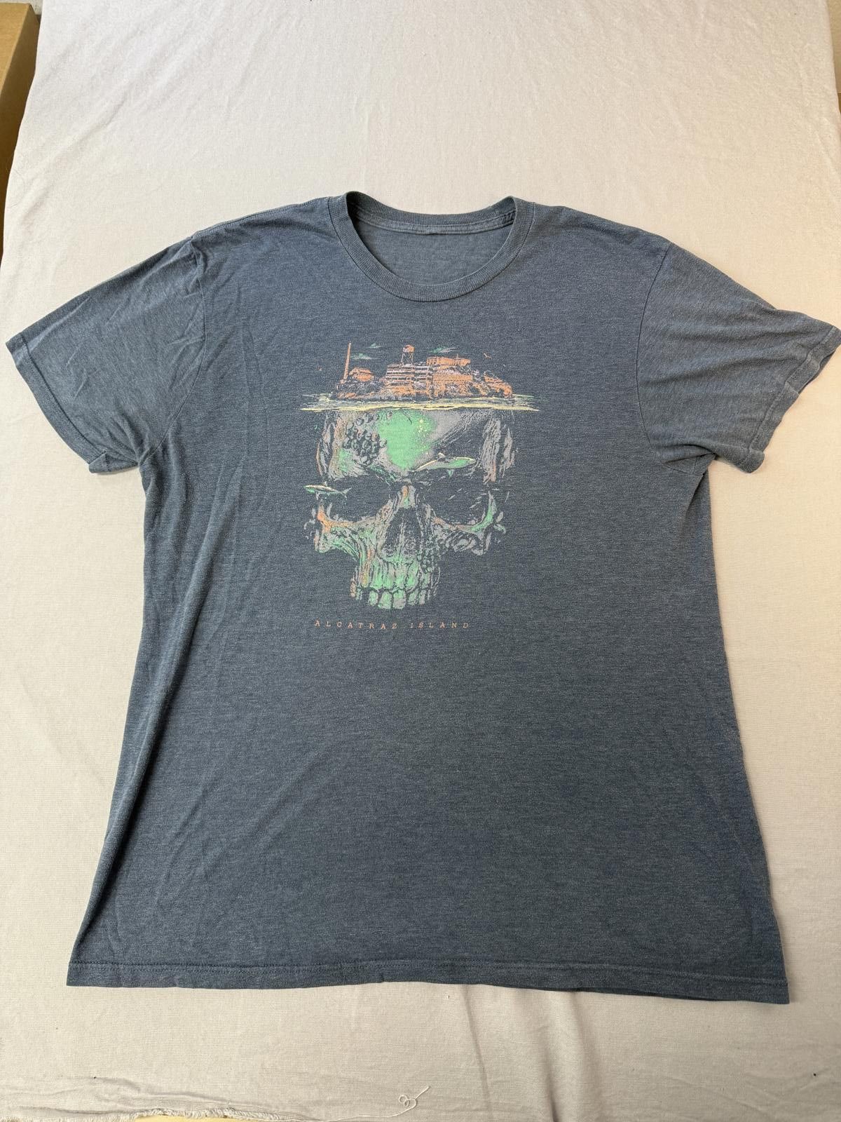Designer Y2K Alcatraz Island Art T-shirt Blacklight Skull Prison L Size US L / EU 52-54 / 3 - 1 Thumbnail