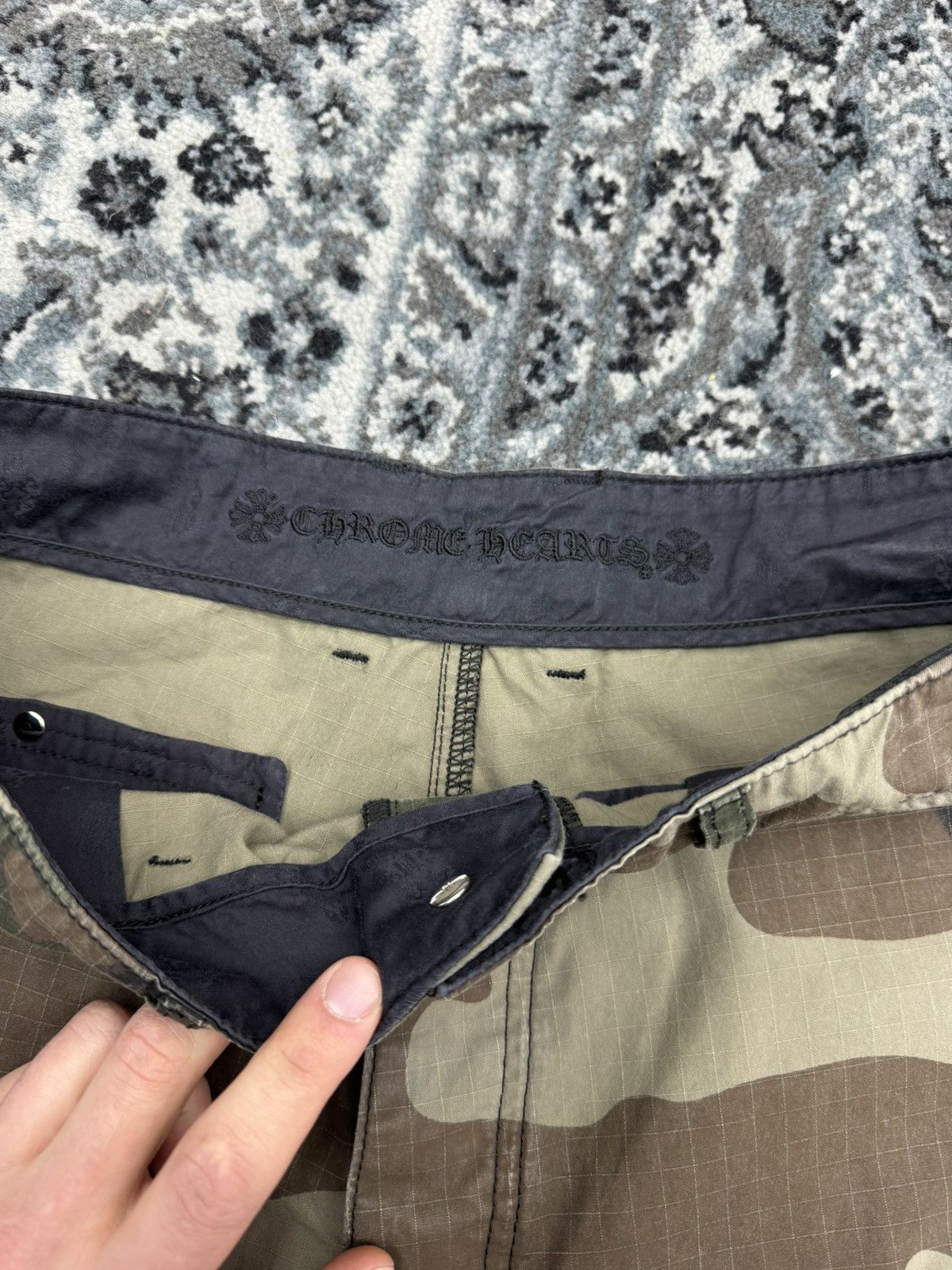 Chrome Hearts Chrome hearts Camo cargo shorts with patch Size US 31 - 6 Thumbnail