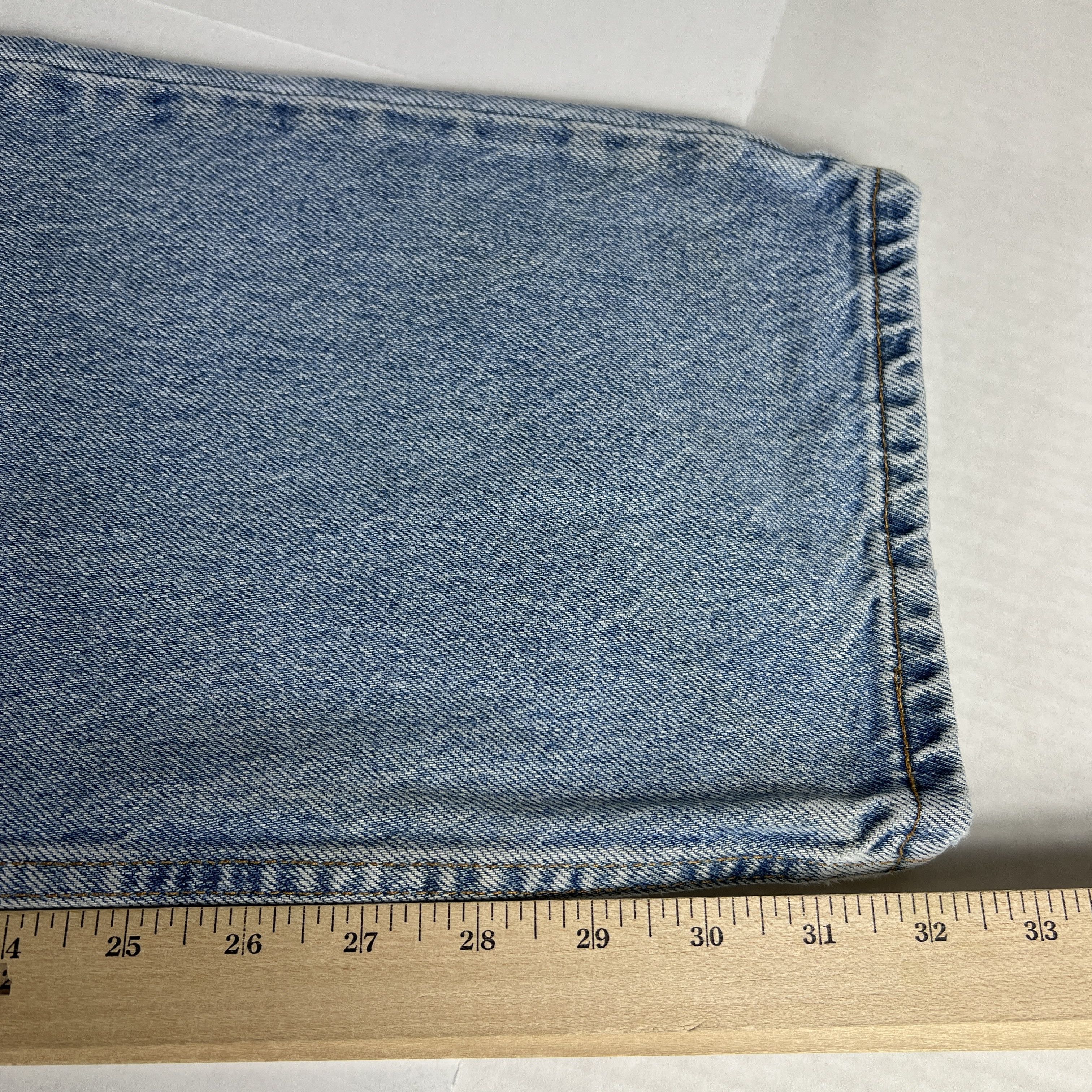 Levi's × Vintage Y2K Levi's Jeans 550 Relaxed Light Blue Faded Cotton Denim Size US 35 - 18 Thumbnail