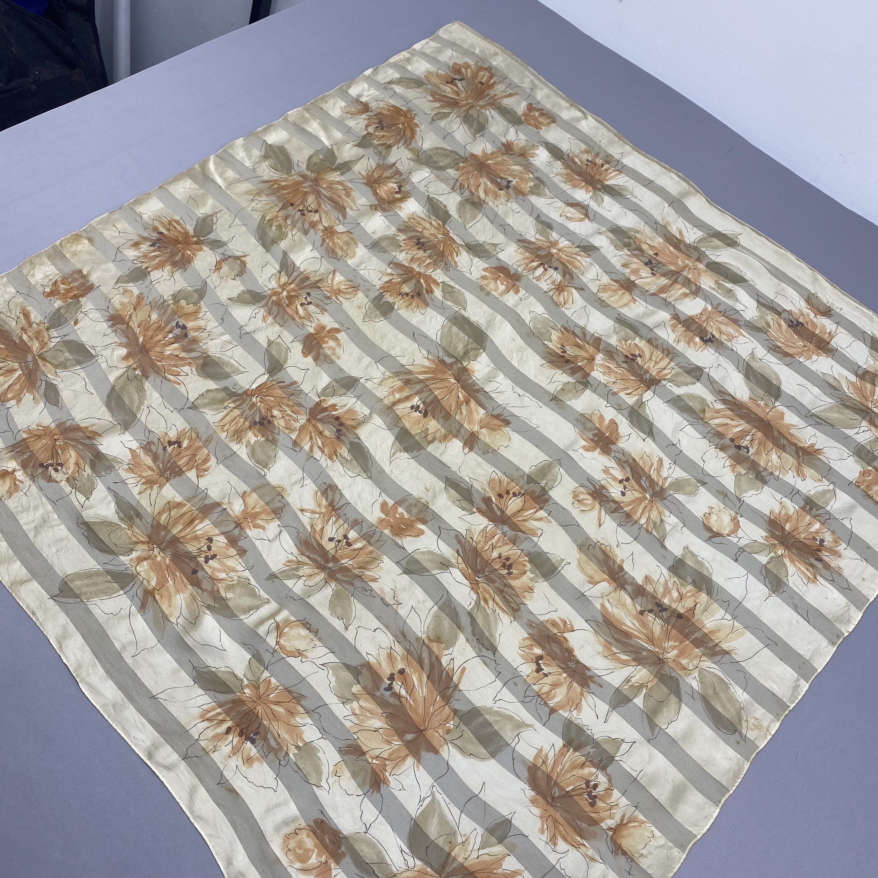 Japanese Brand Vintage Franck Olivier SILK Scarf Twill Stole Wraps Scarves Size ONE SIZE - 4 Thumbnail