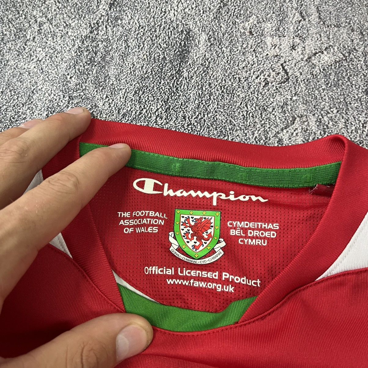 Champion Vintage Wales Team 2008/2010 Football Soccer Shirt Jersey Size US S / EU 44-46 / 1 - 9 Thumbnail