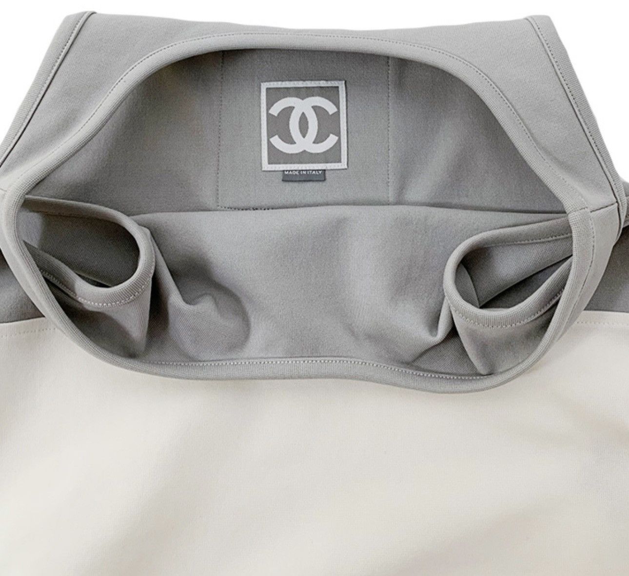 Chanel Authentic 2001 Chanel CC logo Sport Tank Top Woman size 36 Size XS / US 0-2 / IT 36-38 - 4 Thumbnail