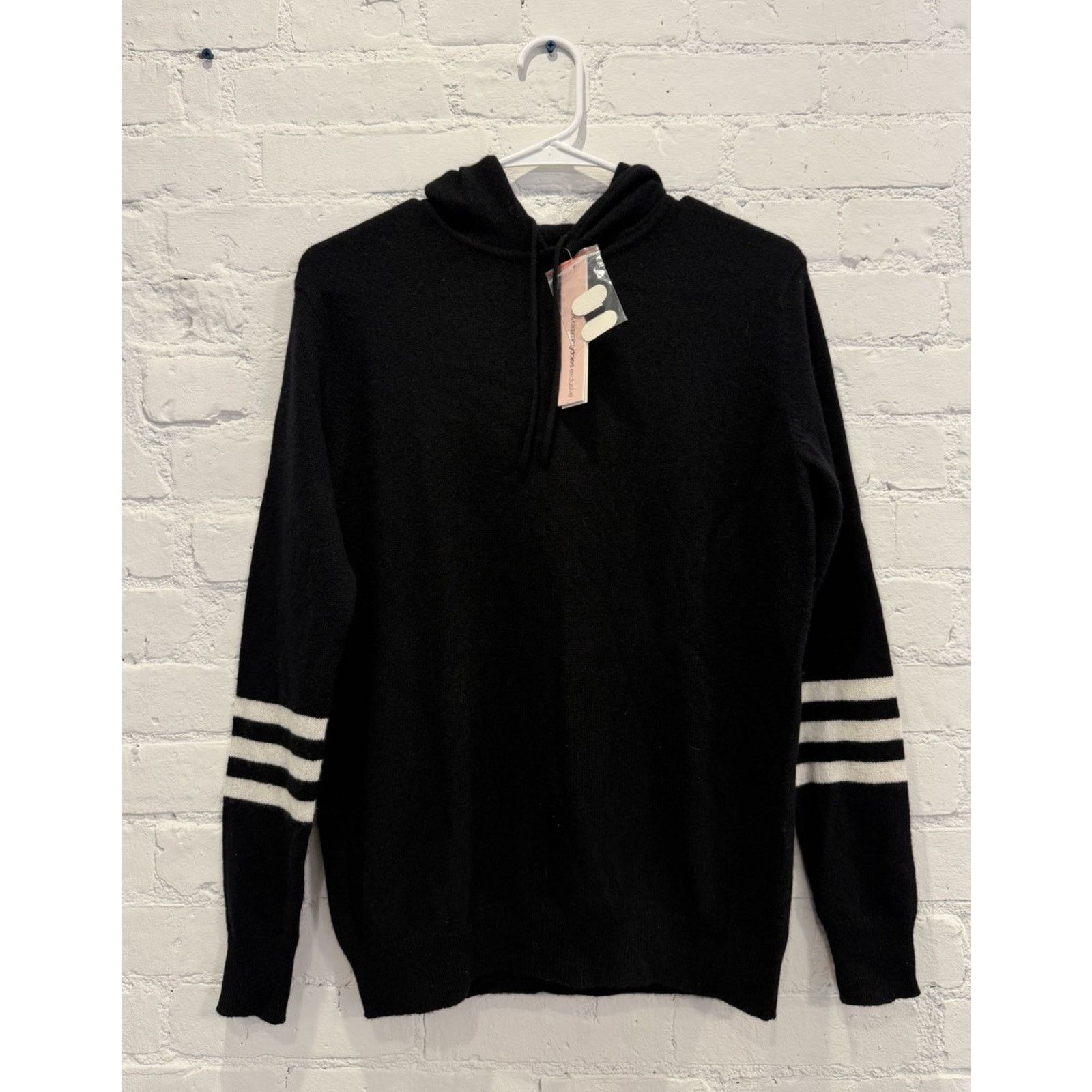 AQUA NWT Aqua Women's Black Striped Sleeve Cashmere Hoodie XS Size XS / US 0-2 / IT 36-38 - 1 Thumbnail
