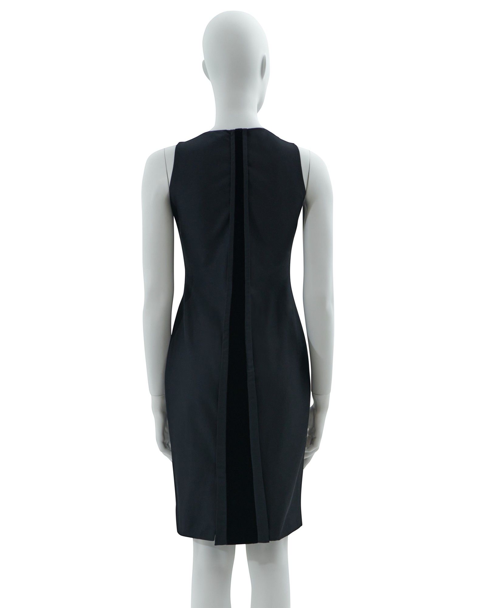 Gucci by Tom Ford F/W 2004 Black sleveless velvet sheath dress Size XS / US 0-2 / IT 36-38 - 3 Thumbnail
