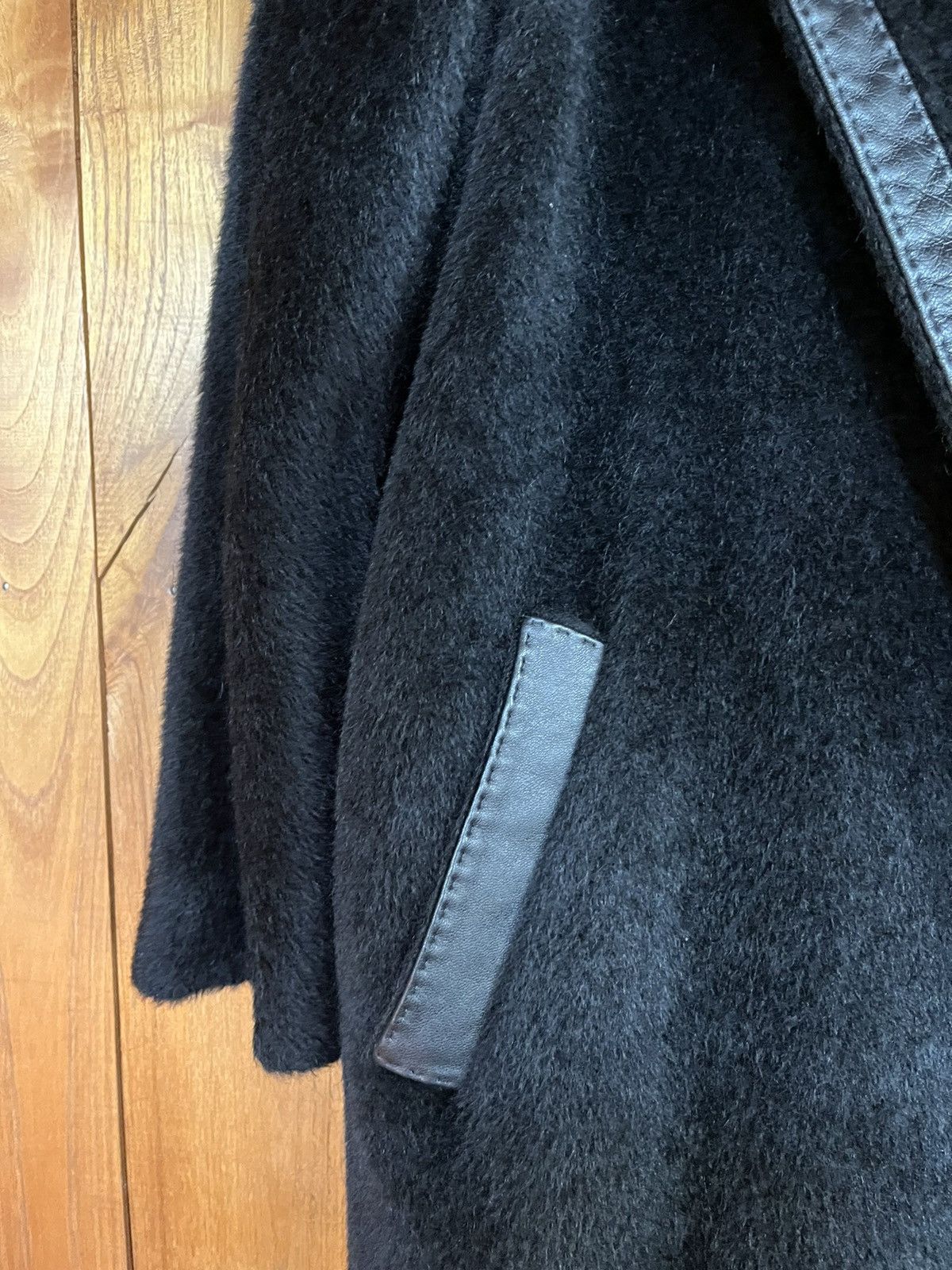 Max Mara Max Mara alpaca and leather details coat Size M / US 6-8 / IT 42-44 - 2 Thumbnail
