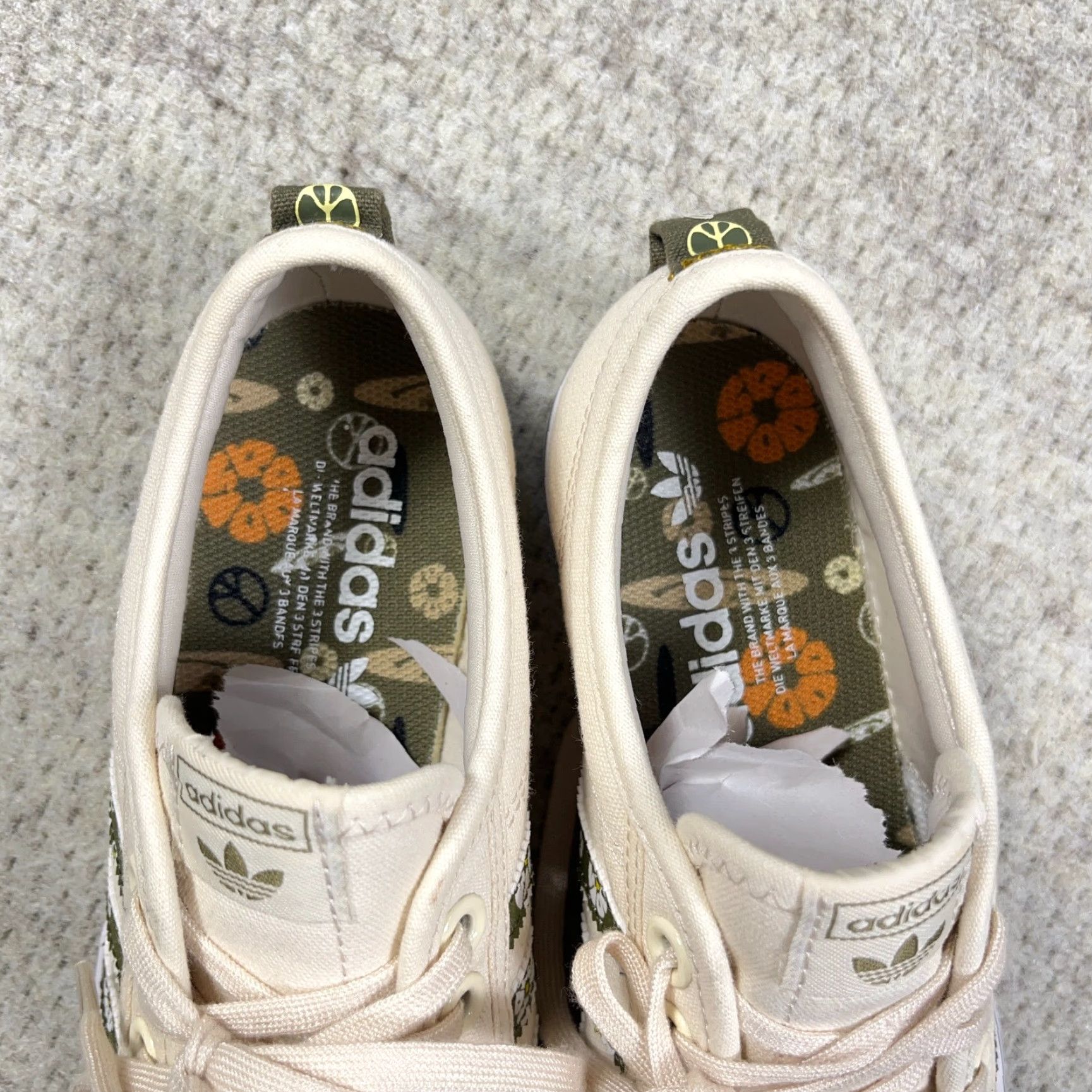 Adidas ADIDAS Nizza Low Top White Pepper Beige Peace Daisy GZ8673 W 7.5 Men Leather Sneaker Comfort Casual Size US M / EU 48-50 / 2 - 7 Thumbnail